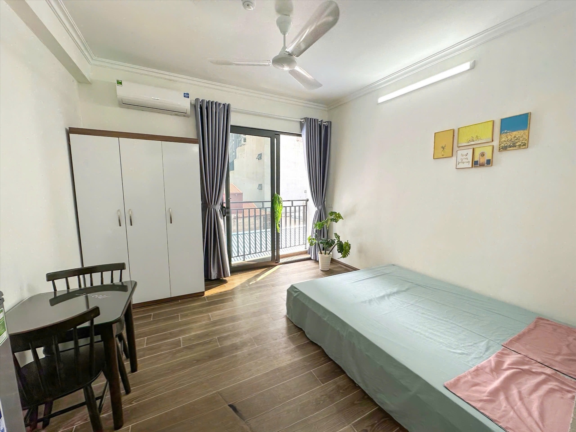 Phòng trọ Studio 30m2 tại RenHouse Hồ Tùng Mậu - Bắc Từ Liêm - Phòng ngủ
