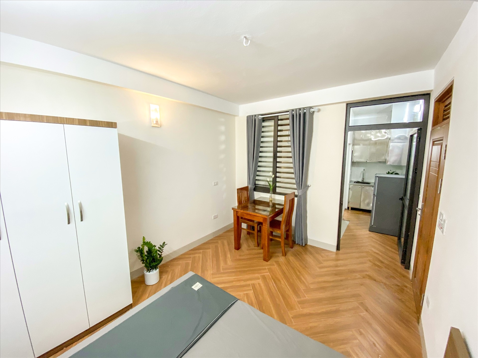 Phòng trọ Studio 25m2 tại RenHouse Mai Dịch - Cầu Giấy - Phòng khách