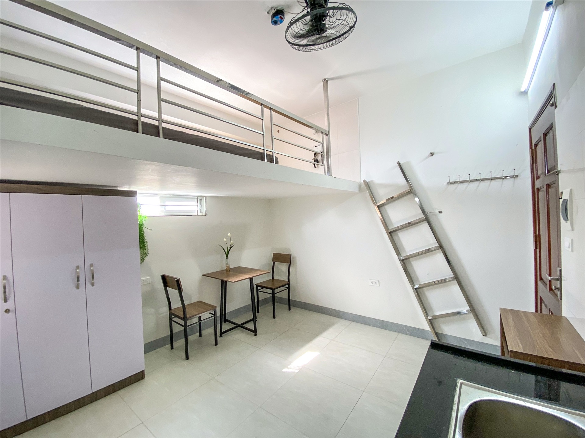 Phòng trọ Duplex 20m2 tại RenHouse 3 Mỹ Đình - Nam Từ Liêm - Phòng khách