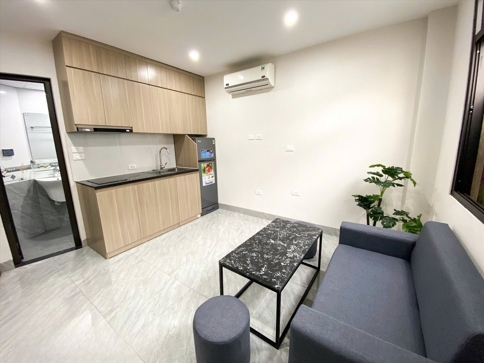 Phòng trọ 1 Phòng ngủ 30m2 tại RenHouse Mễ Trì Thượng - Nam Từ Liêm - Phòng khách