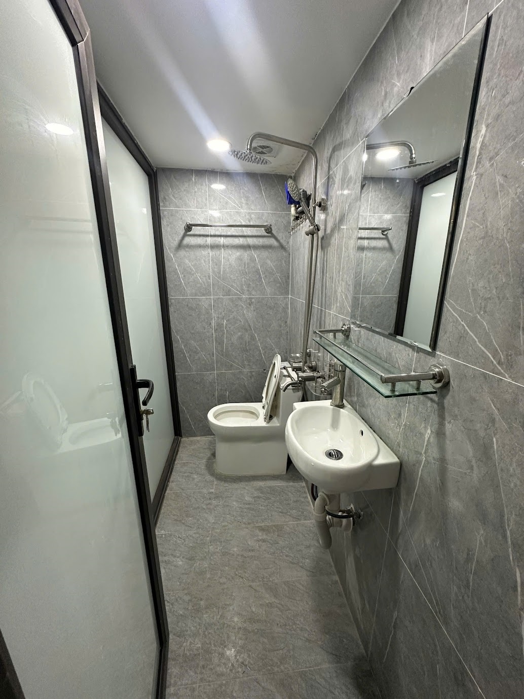 Phòng trọ 1 Phòng ngủ 25m2 tại VNFI House Phùng Khoang - Nam Từ Liêm - Phòng tắm