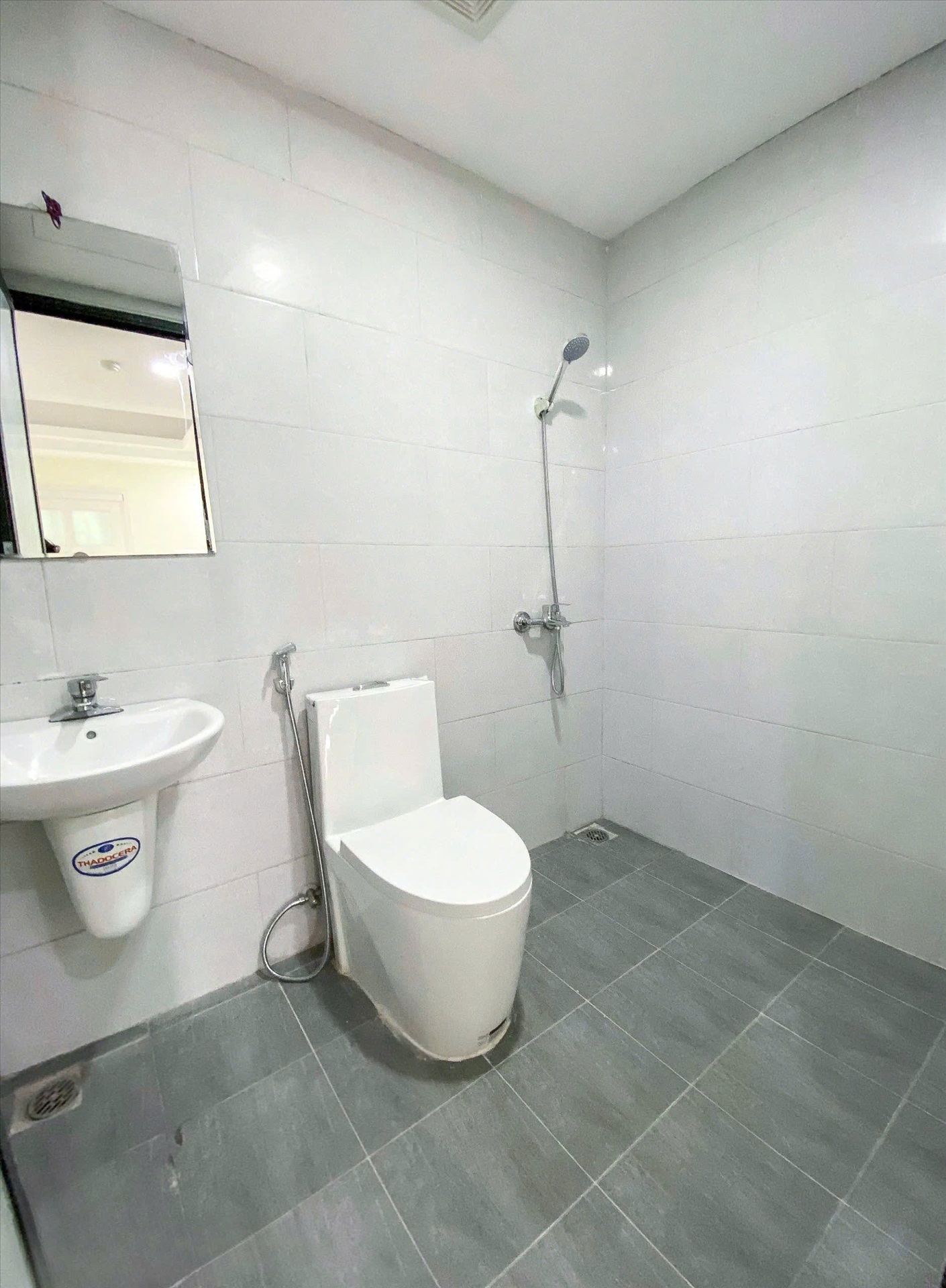 Phòng trọ 1 Phòng ngủ 38m2 tại RenHouse Nguyễn Khang - Cầu Giấy - Phòng tắm