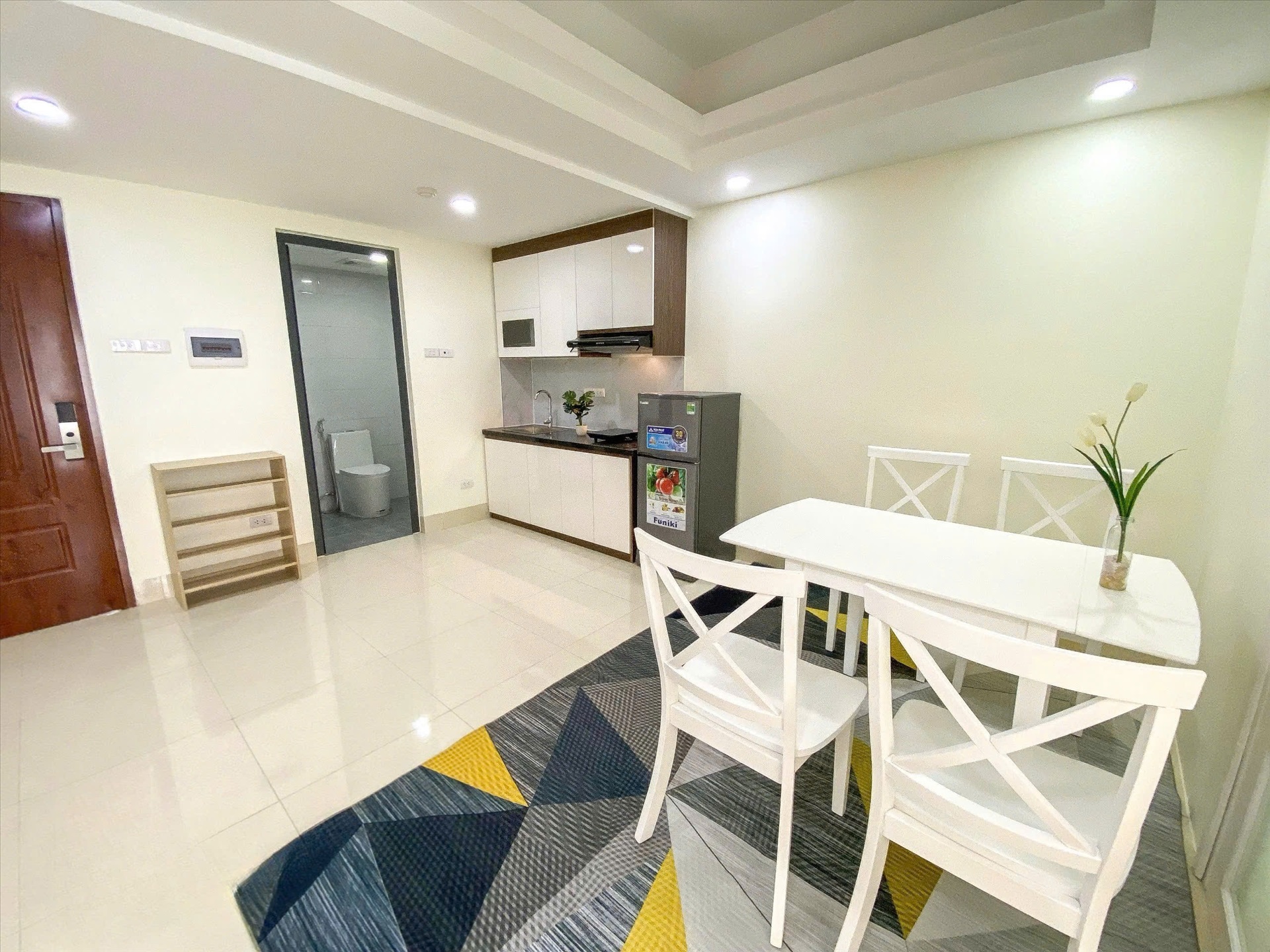 Phòng trọ 1 Phòng ngủ 38m2 tại RenHouse Nguyễn Khang - Cầu Giấy - Phòng khách