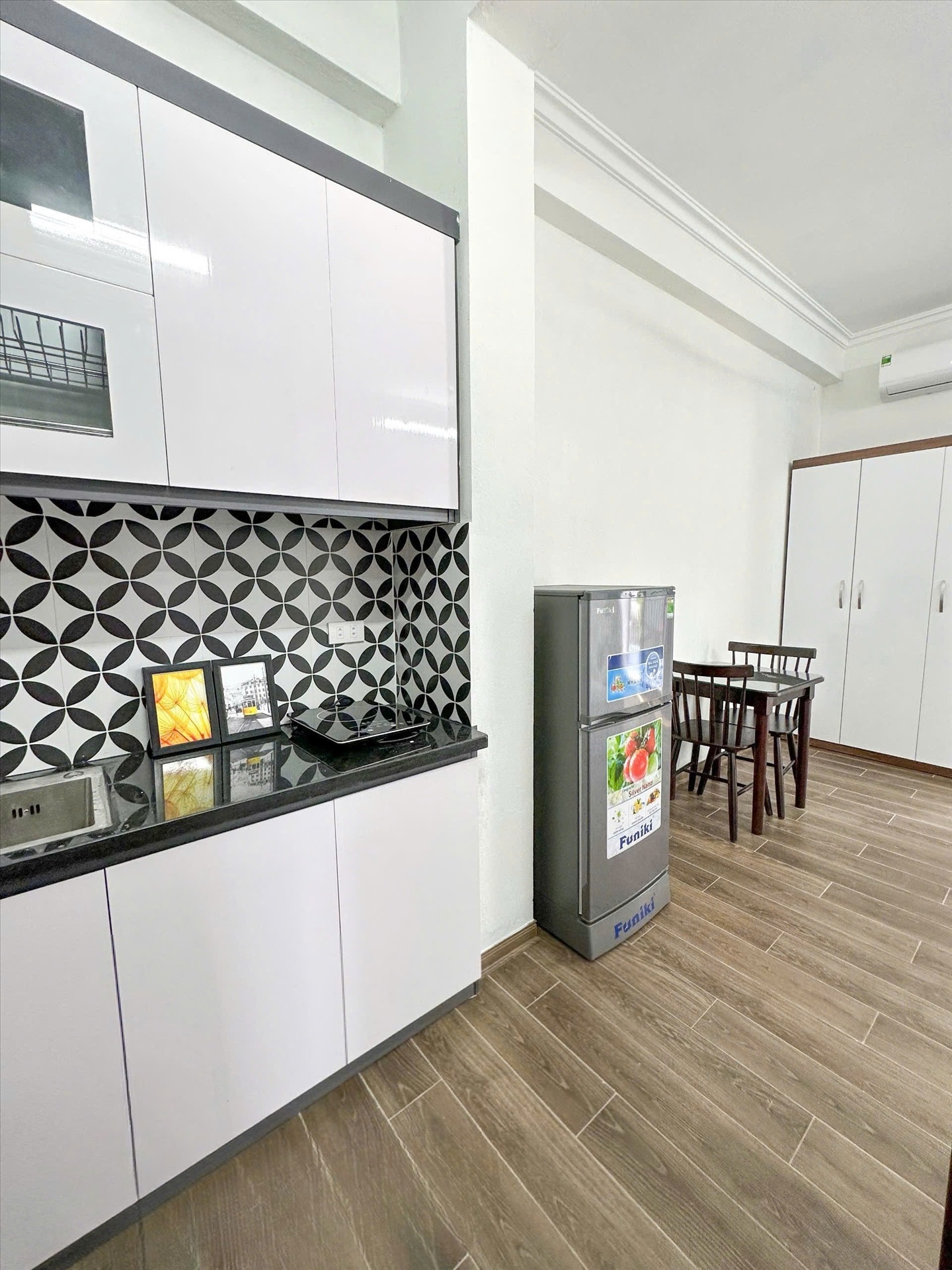 Phòng trọ Studio 30m2 tại RenHouse Hồ Tùng Mậu - Bắc Từ Liêm - Phòng bếp