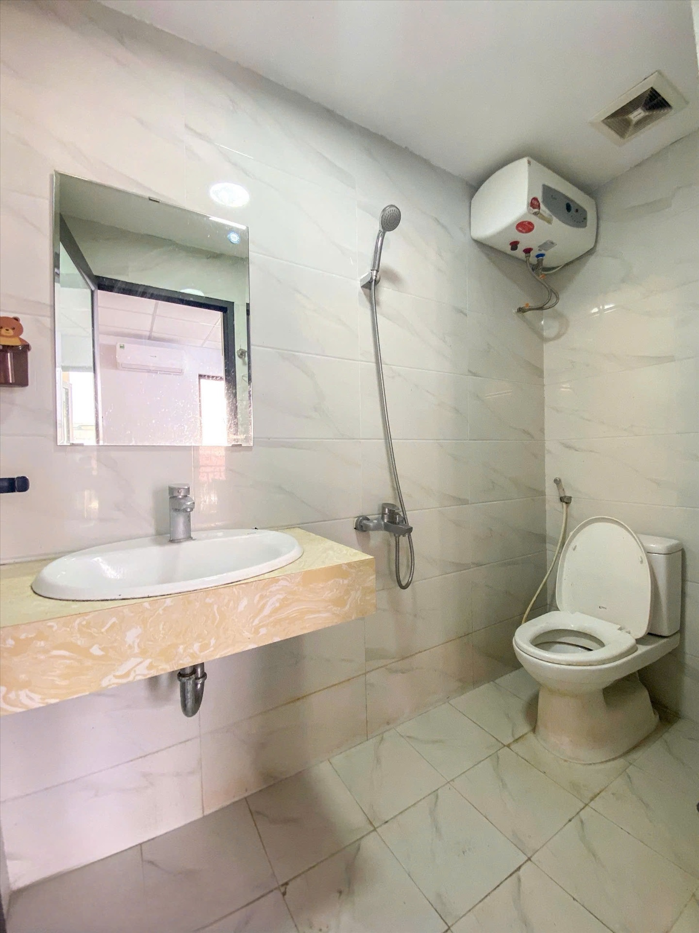 Phòng trọ Studio 28m2 tại RenHouse Đình Thôn - Nam Từ Liêm - Phòng tắm
