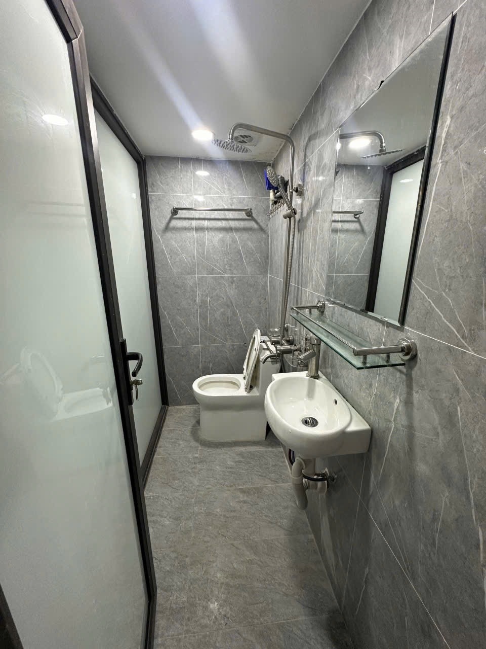 Phòng trọ Studio 28m2 tại VNFI House Phùng Khoang - Nam Từ Liêm - Phòng tắm
