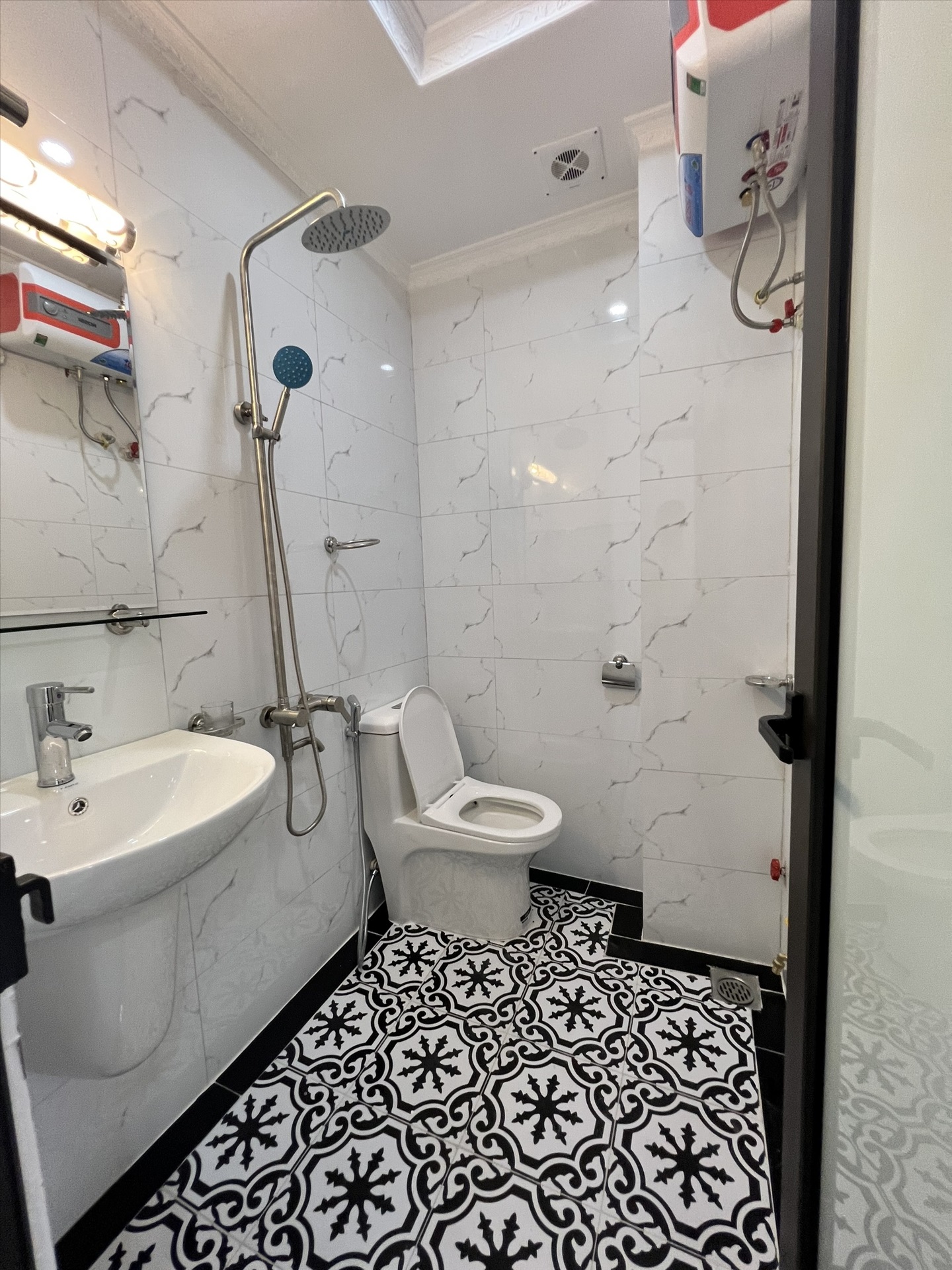 Phòng trọ Studio 30m2 tại AT Home Hồ Tùng Mậu - Cầu Giấy - Phòng tắm