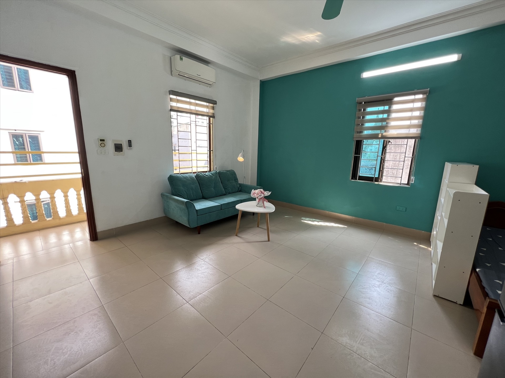 Phòng trọ Studio 32m2 tại TT House 1 Nguyễn Khánh Toàn - Cầu Giấy - Phòng khách