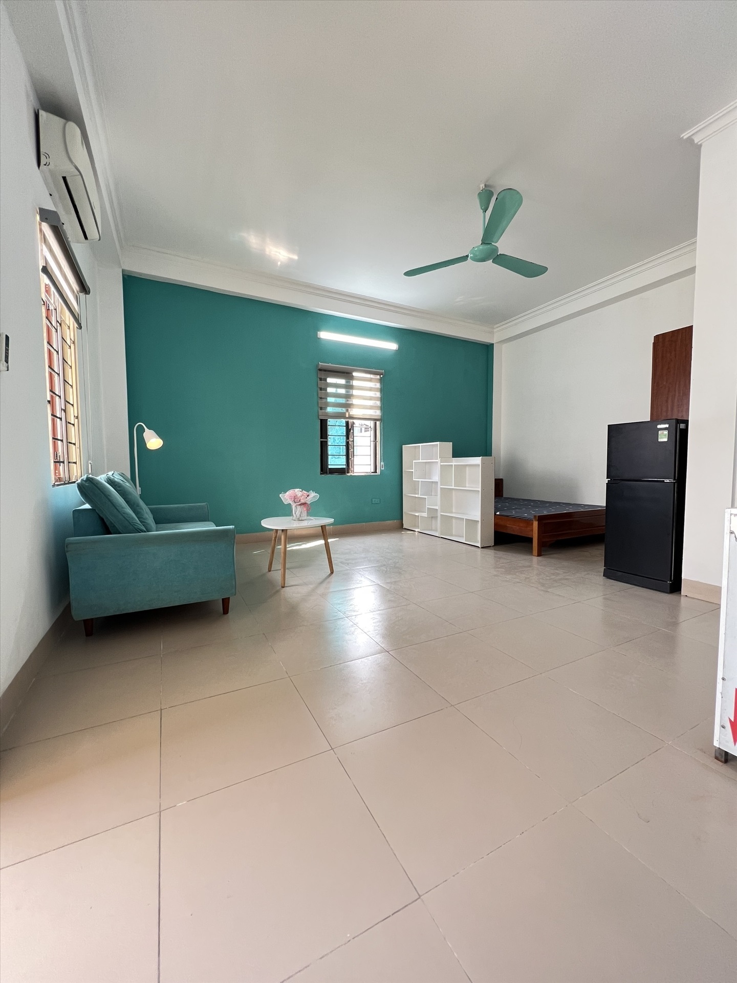 Phòng trọ Studio 32m2 tại TT House 1 Nguyễn Khánh Toàn - Cầu Giấy - Phòng khách