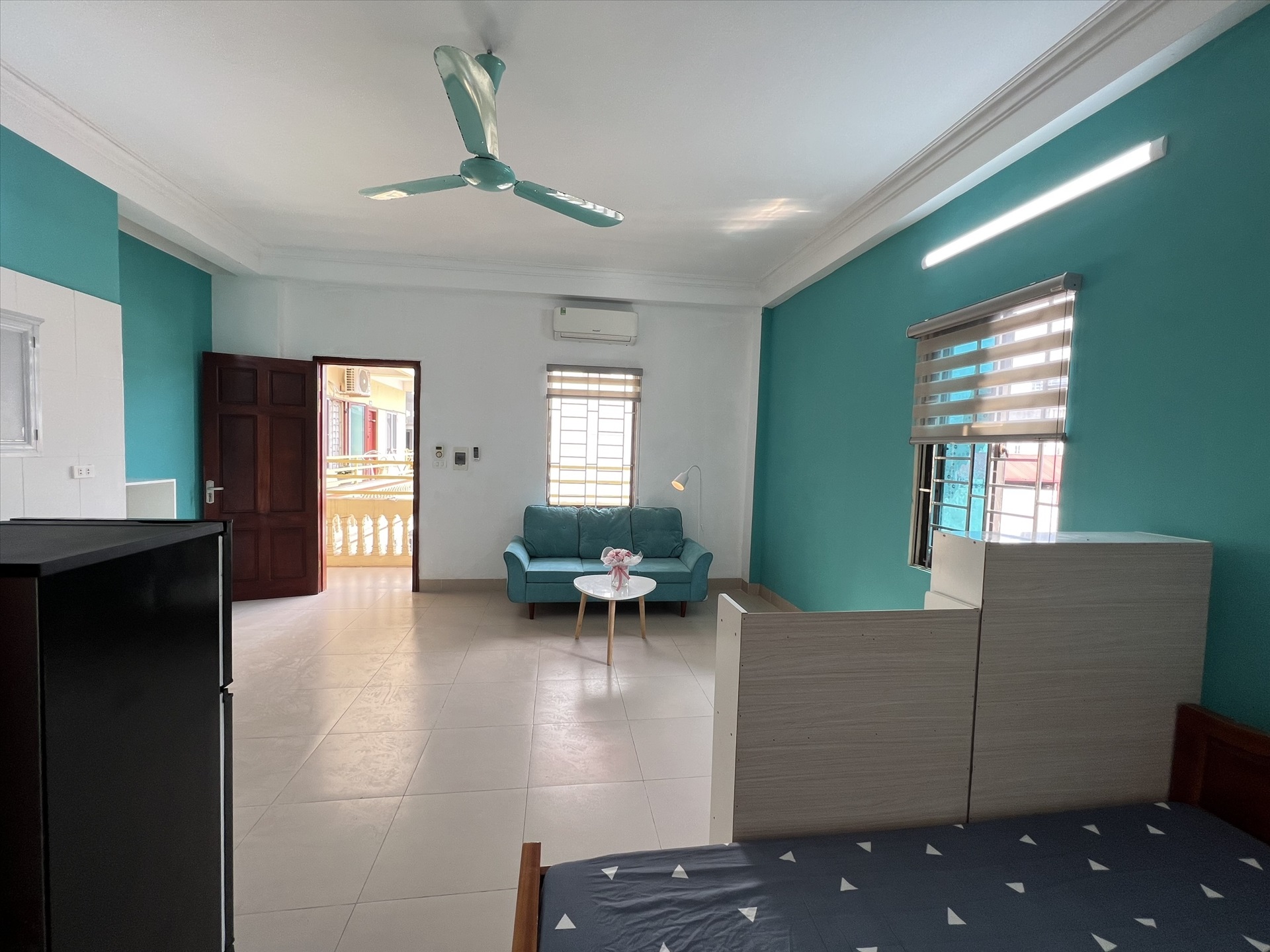 Phòng trọ Studio 32m2 tại TT House 1 Nguyễn Khánh Toàn - Cầu Giấy - Phòng khách