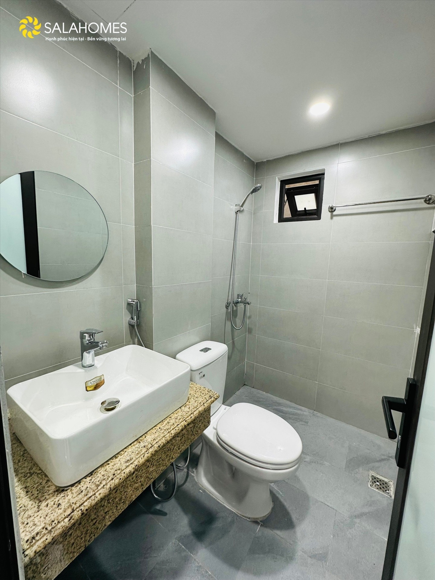 Phòng trọ Studio 25m2 tại Salahomes Bùi Xương Trạch - Thanh Xuân - Phòng tắm