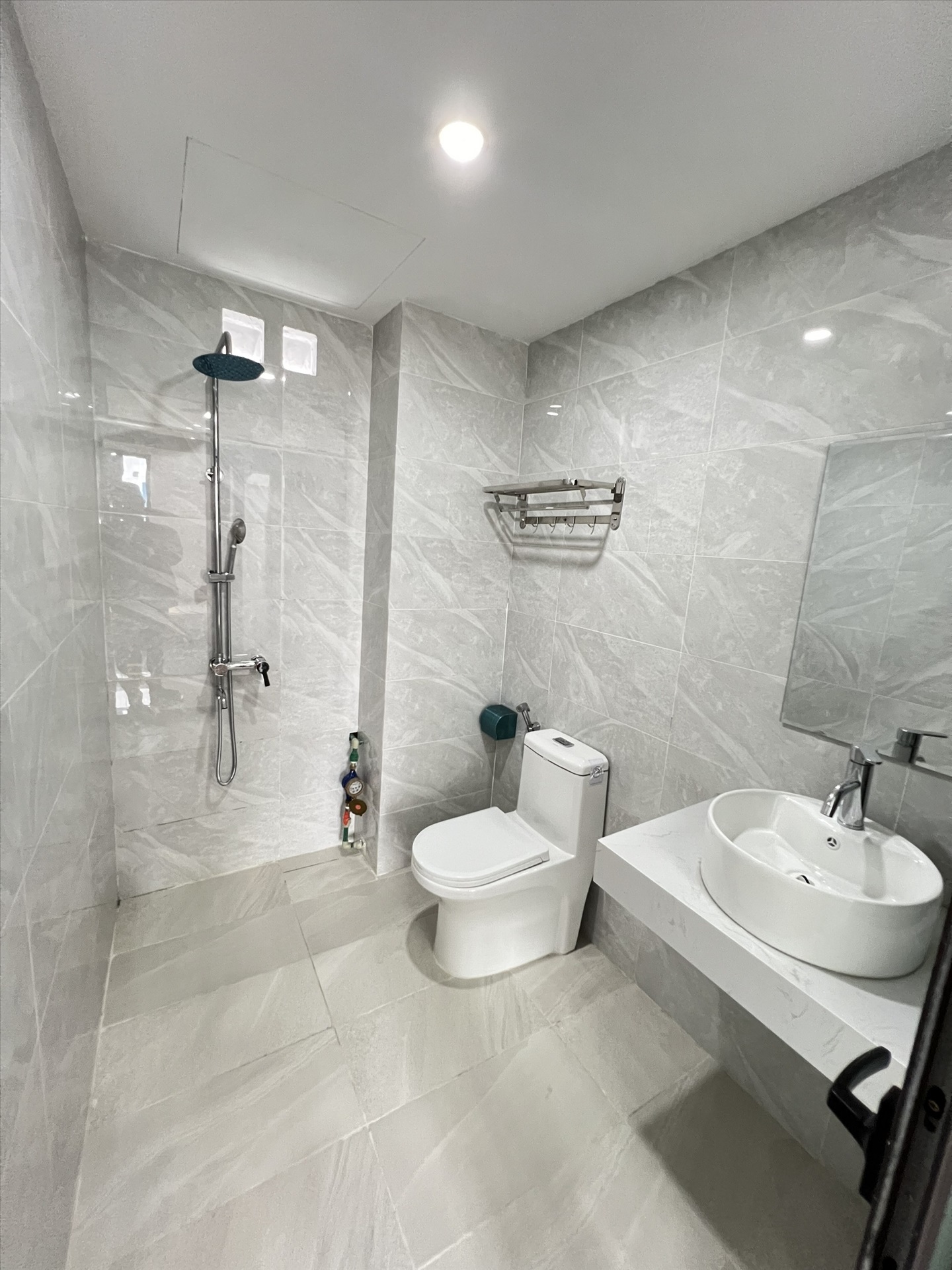 Phòng trọ Studio 40m2 tại Salahomes Hào Nam - Đống Đa - Phòng tắm