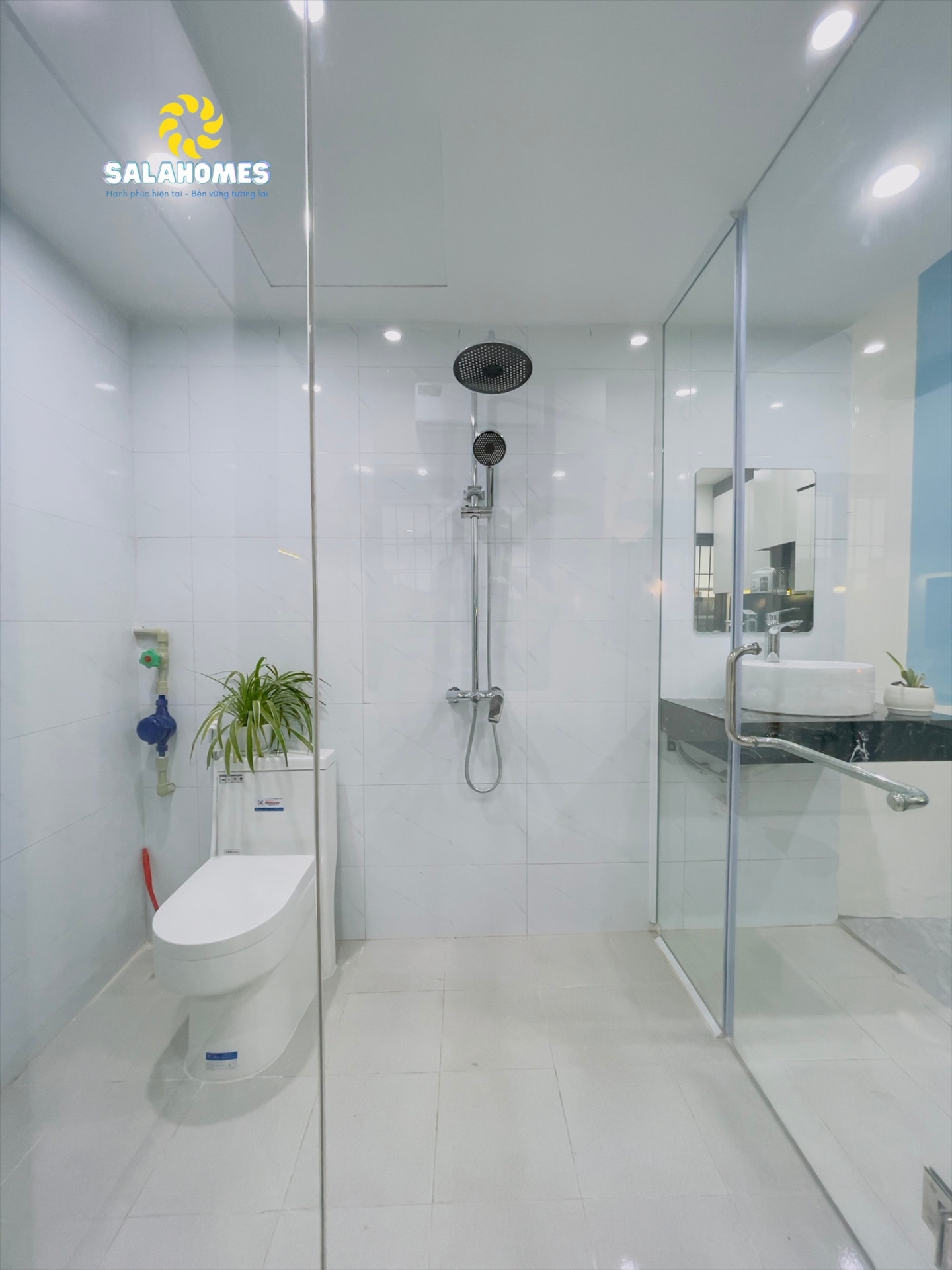 Phòng trọ Studio 30m2 tại Salahomes Hạ Yên Quyết - Cầu Giấy - Phòng tắm