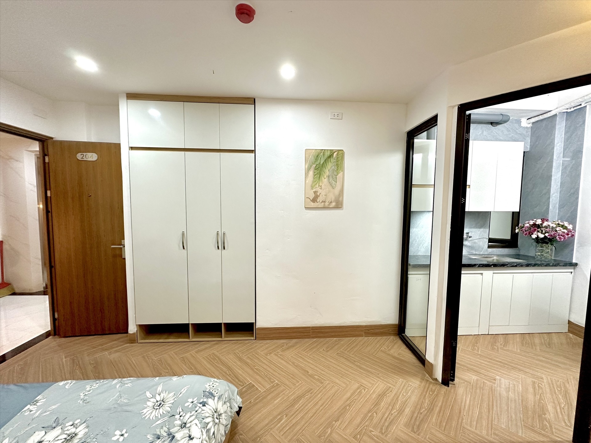 Phòng trọ 1 Phòng ngủ 50m2 tại TT House Xuân Thủy - Cầu Giấy - Phòng khách