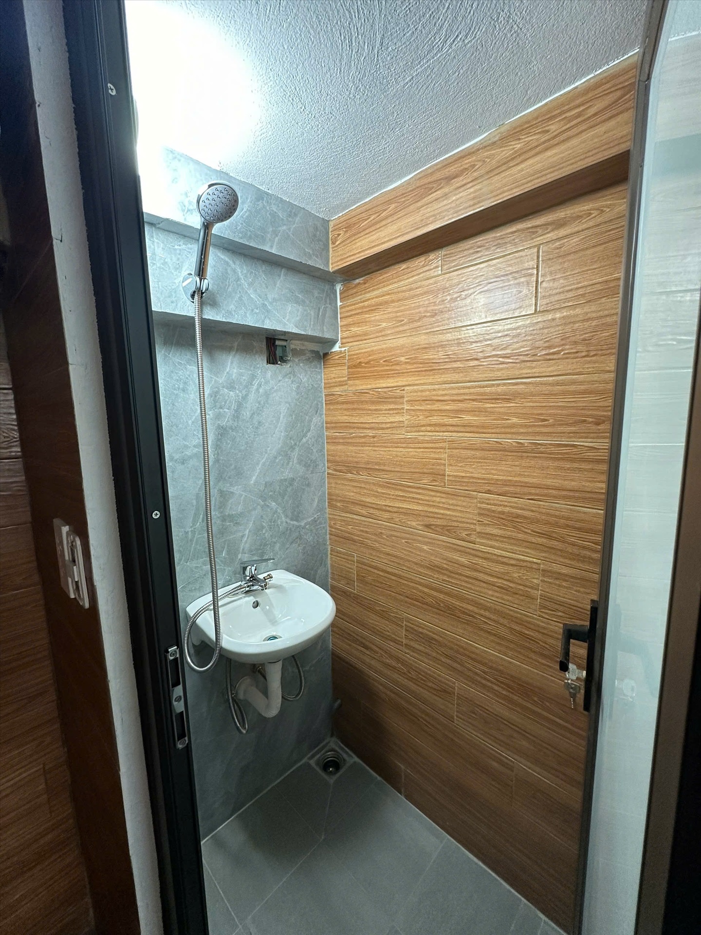 Phòng trọ Duplex 50m2 tại TT House Xuân Thủy - Cầu Giấy - Phòng tắm