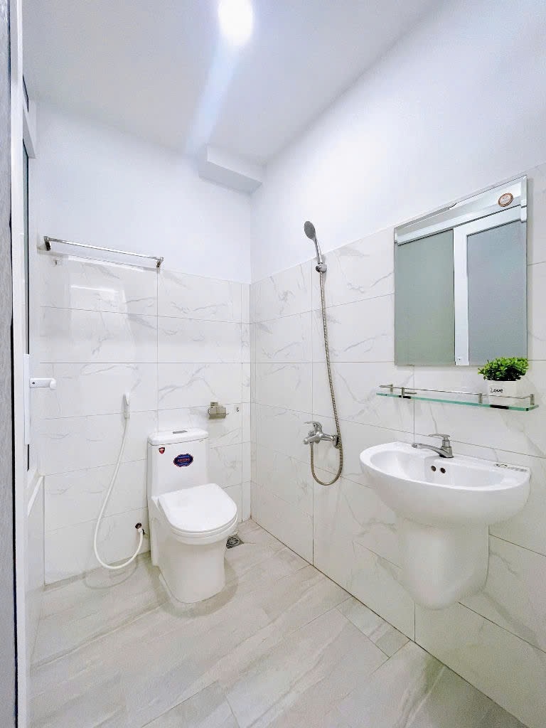 Phòng trọ 1 Phòng ngủ 35m2 tại Central House Nguyễn Công Hoan - Phú Nhuận - Phòng tắm