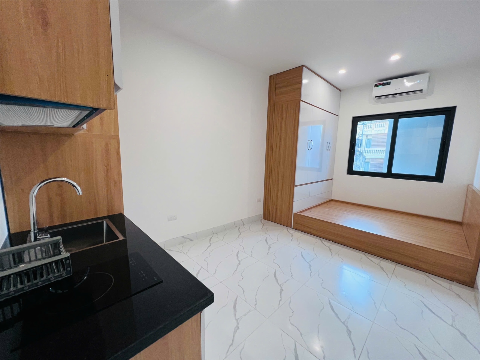Phòng trọ DT House Lạc Long Quân - Cầu Giấy