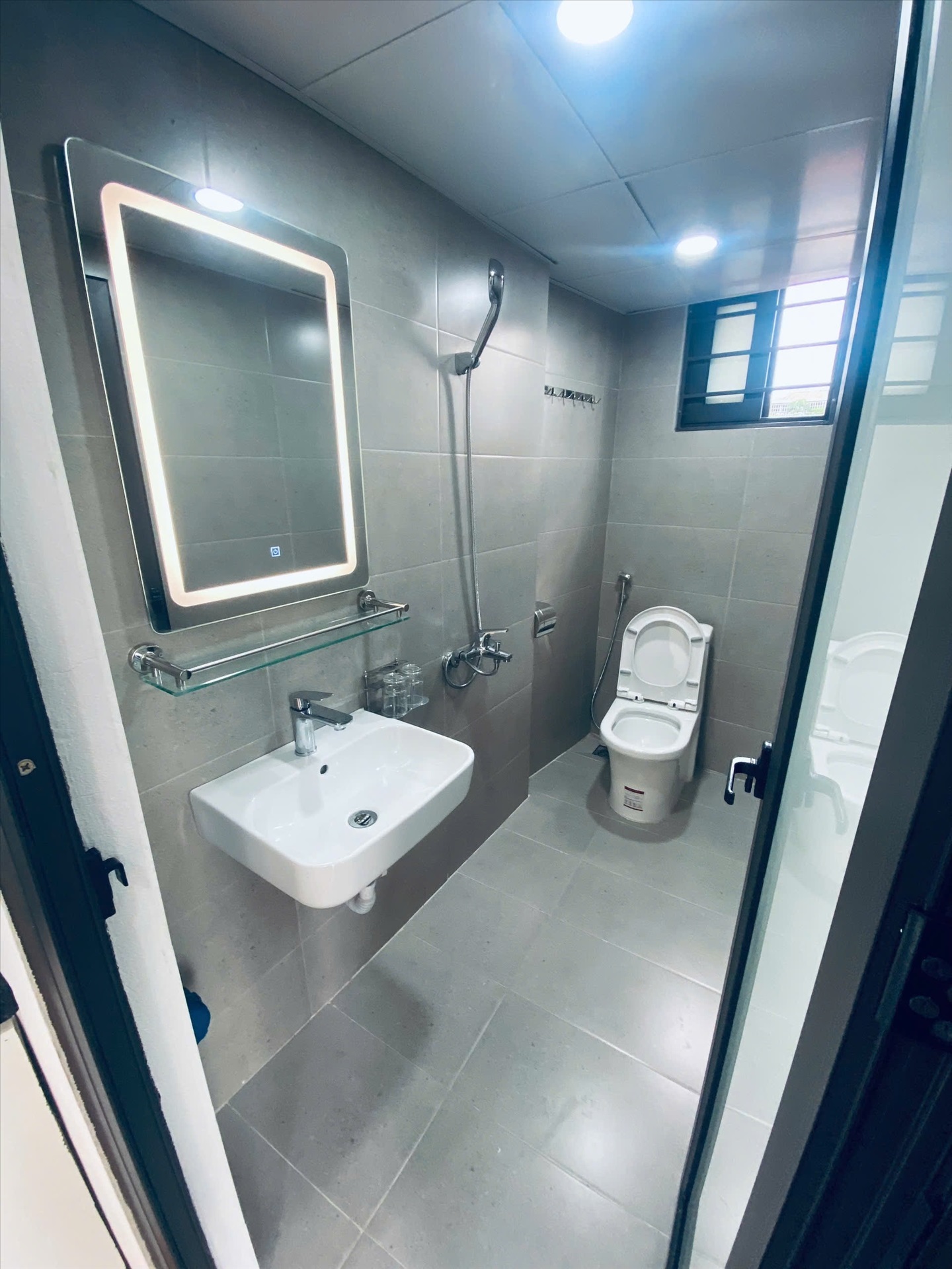 Phòng trọ Studio 28m2 tại VVH House Pháo Đài Láng - Đống Đa - Phòng tắm