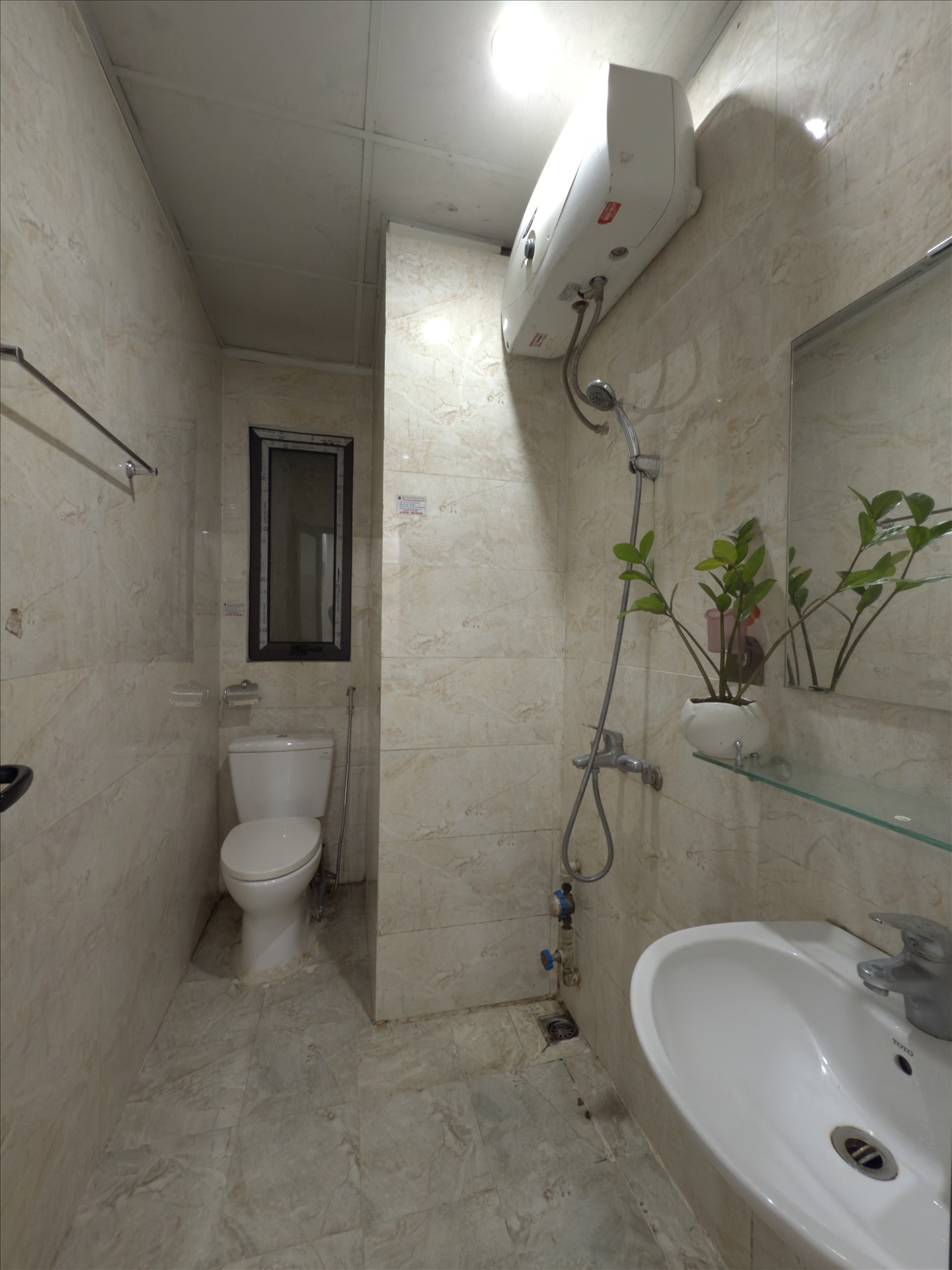 Phòng trọ Studio 35m2 tại Salahomes Nguyễn Ngọc Vũ - Cầu Giấy - Phòng tắm