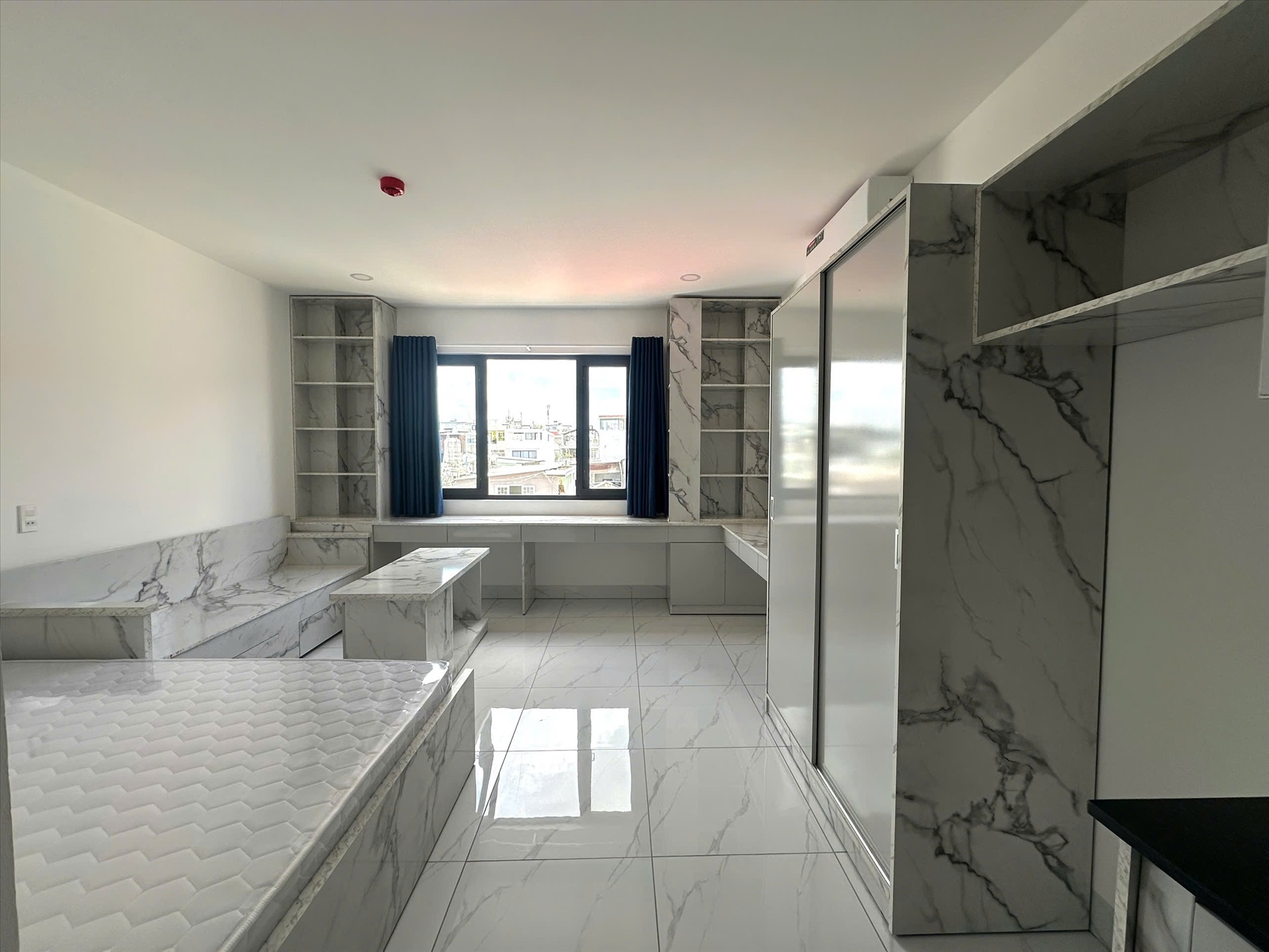 Phòng trọ Studio 28m2 tại SM House Chu Văn An - Bình Thạnh - Phòng khách