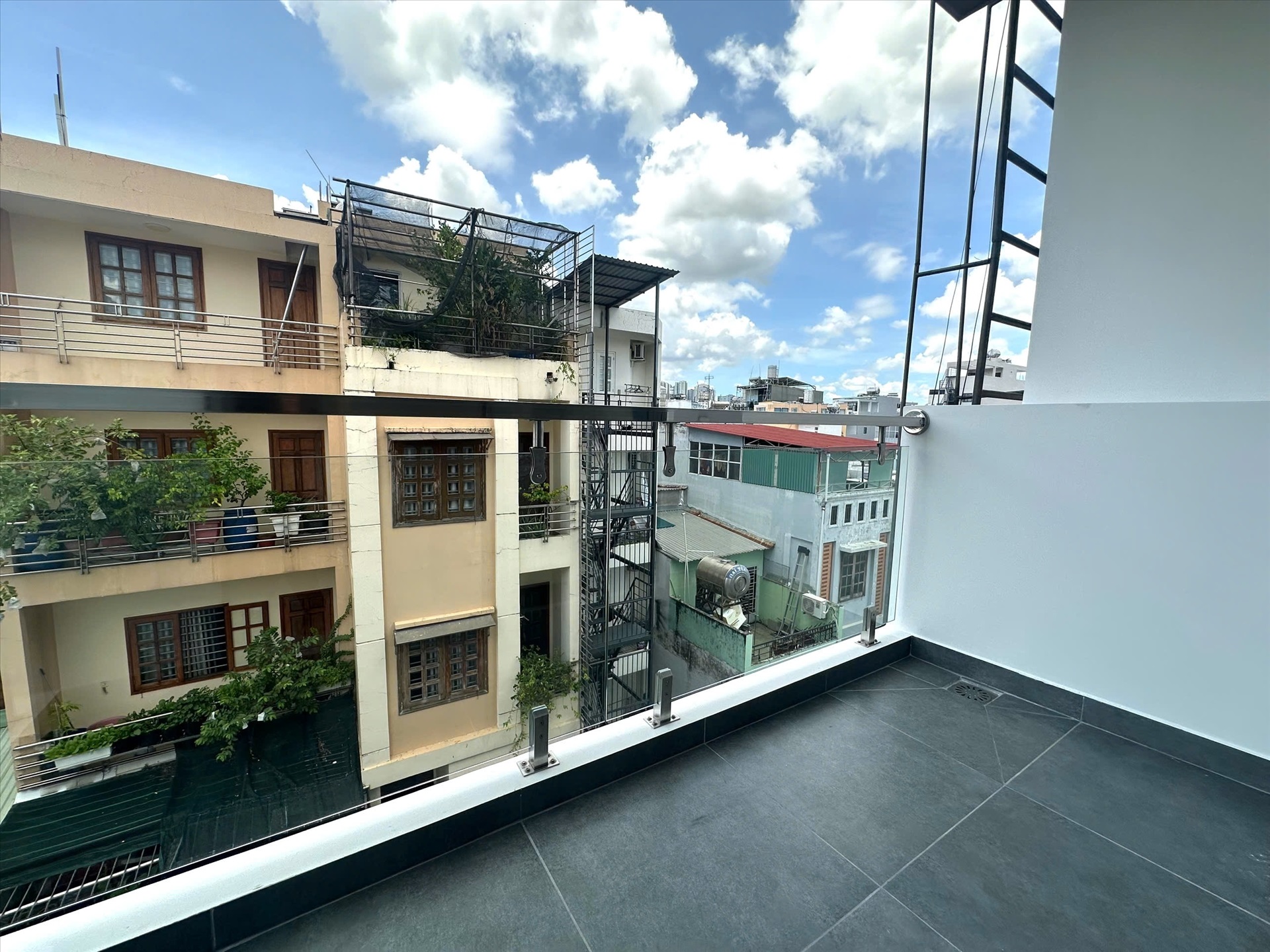 Phòng trọ Studio 30m2 tại SM House Chu Văn An - Bình Thạnh - Ban công