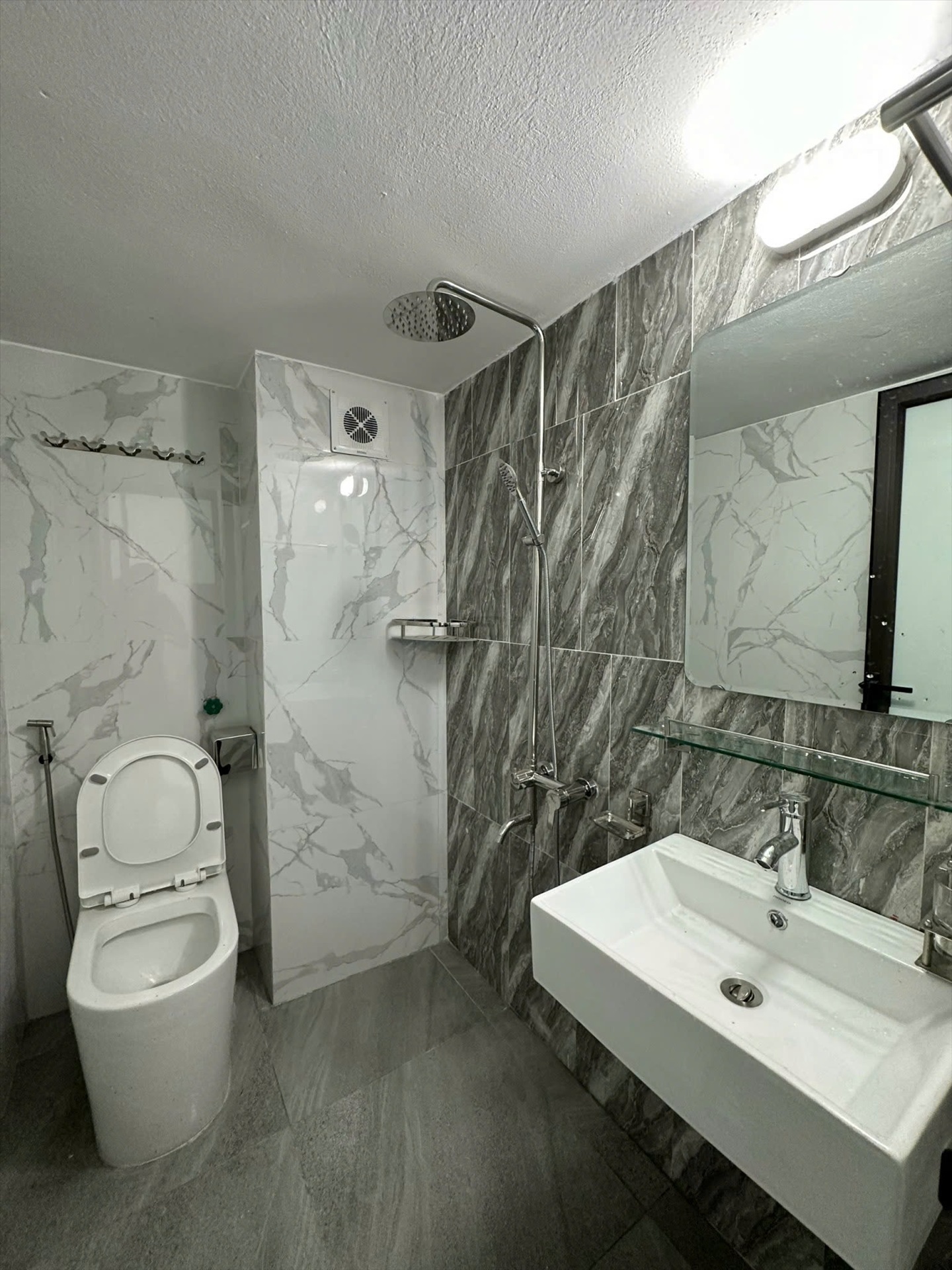 Phòng trọ 1 Phòng ngủ 32m2 tại TVD House Đỗ Đức Dục - Nam Từ Liêm - Phòng tắm