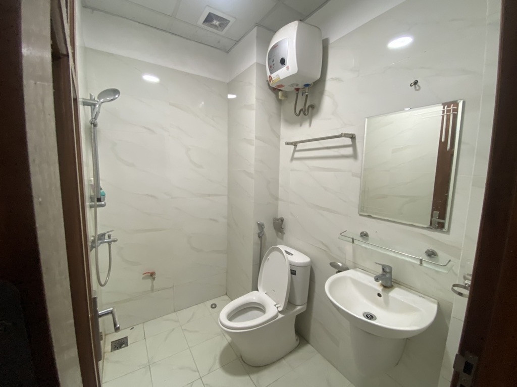 Phòng trọ Studio 28m2 tại AT Home Pháo Đài Láng - Đống Đa - Phòng tắm