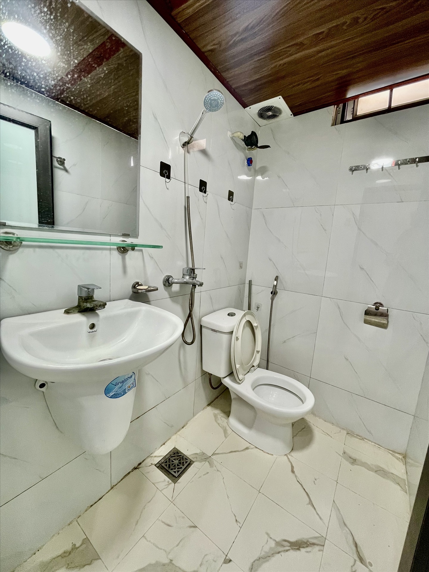 Phòng trọ Studio 25m2 tại DH House Bùi Xương Trạch - Thanh Xuân - Phòng tắm