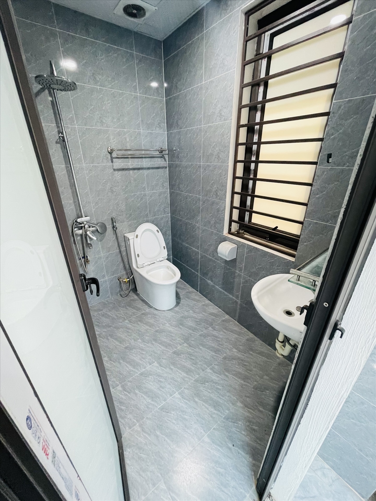 Phòng trọ Studio 25m2 tại TA Home 2 Phú Diễn - Bắc Từ Liêm - Phòng tắm