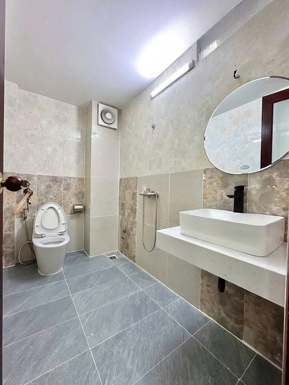 Phòng trọ Studio 25m2 tại AT House Nhất Chi Mai - Tân Bình - Phòng tắm