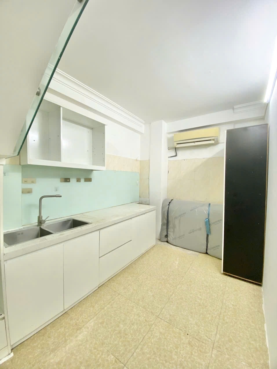Phòng trọ Amcity Apartment Nguyễn Chánh Sắt - Tân Bình - Phòng (*)