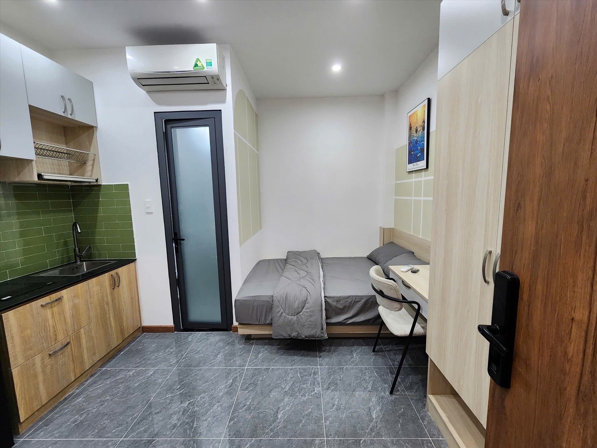 Phòng trọ TT House Lê Thánh Tôn - Quận 1 - Phòng (*)