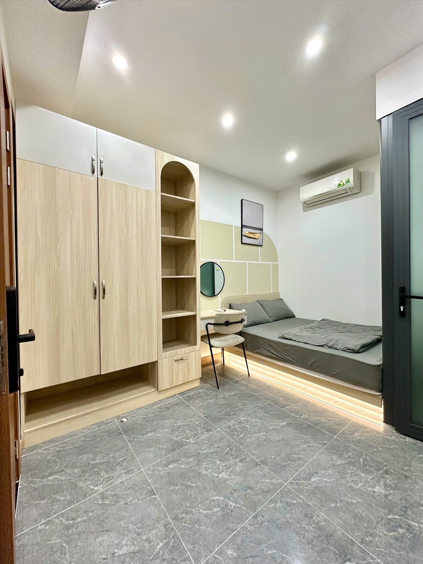 Phòng trọ TT House Lê Thánh Tôn - Quận 1 - Phòng (*)