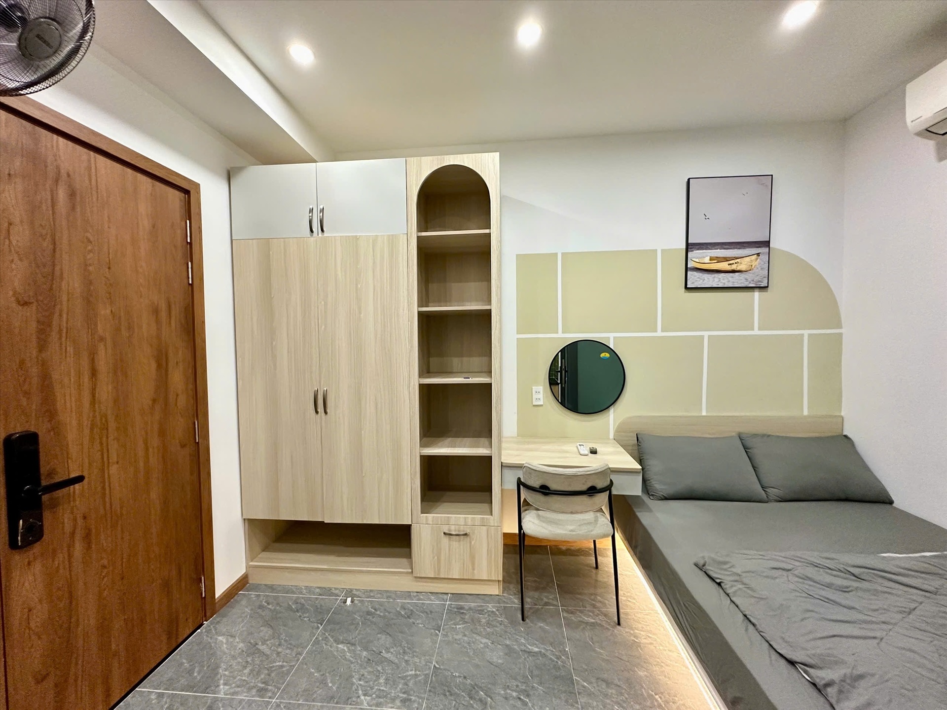 Phòng trọ TT House Lê Thánh Tôn - Quận 1 - Phòng (*)