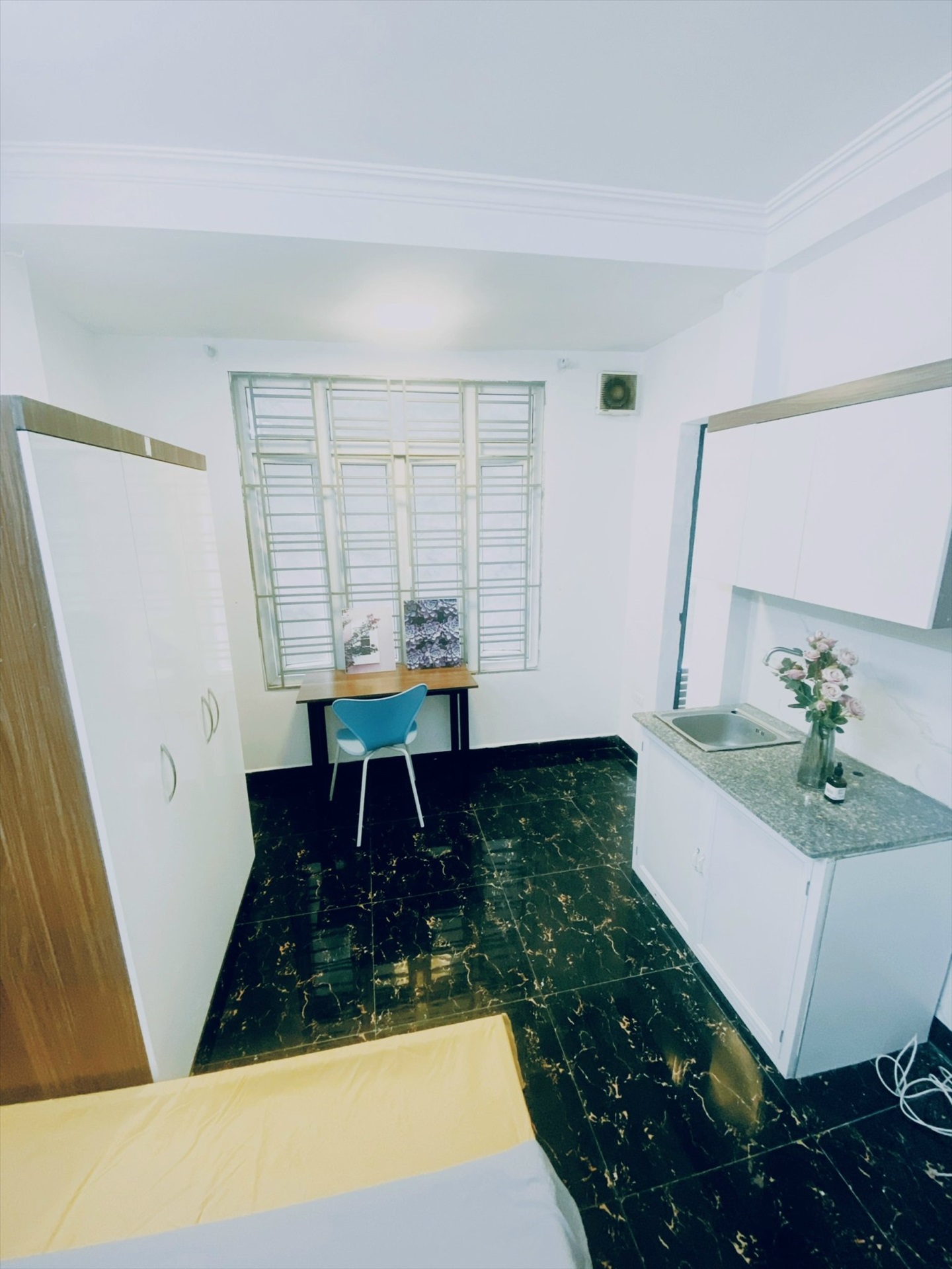 Phòng trọ Studio 22m2 tại QHOME Trung Kính - Cầu Giấy - Phòng bếp