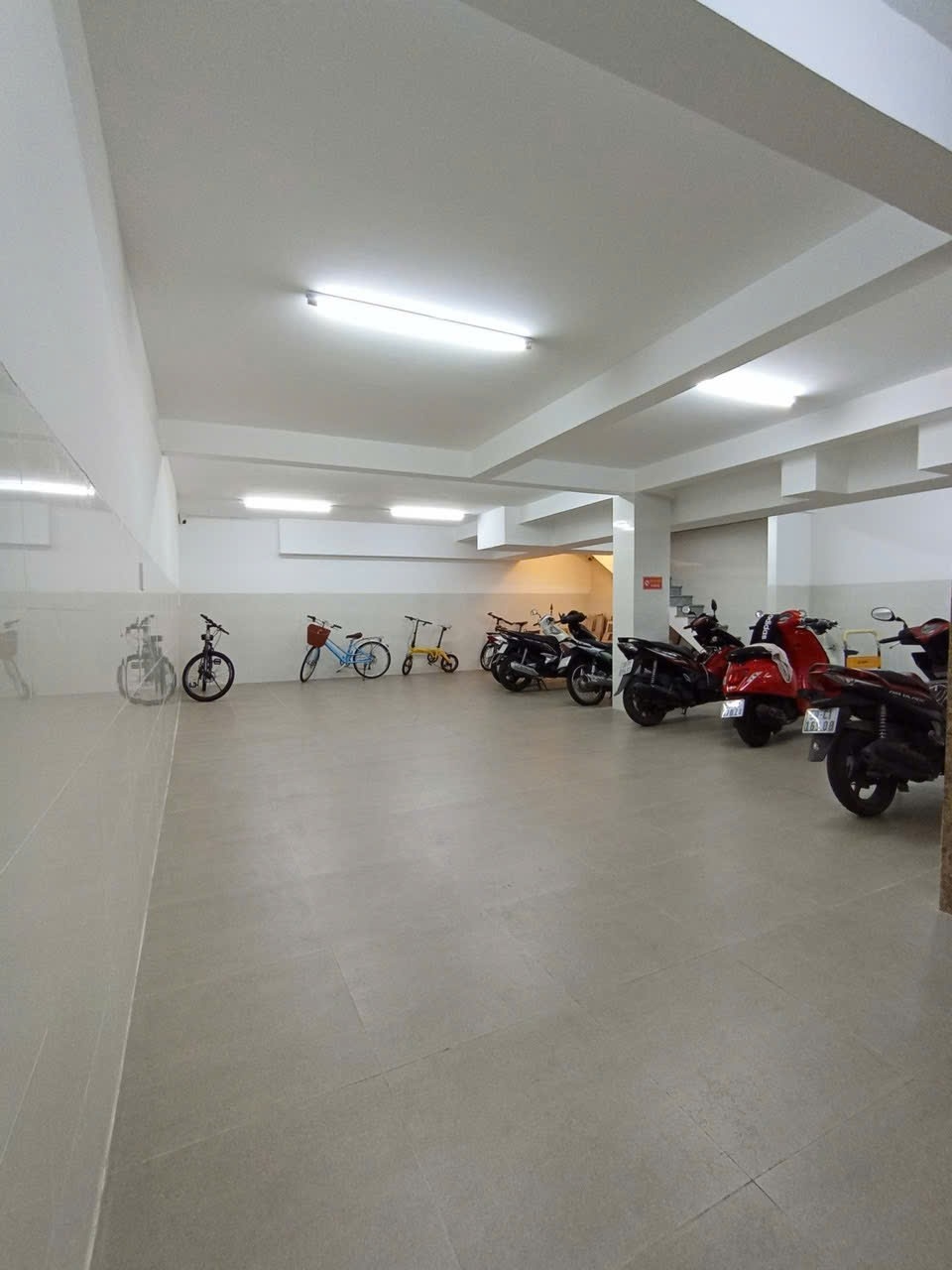 Phòng trọ NA Home Phạm Văn Hai - Tân Bình - Khu để xe (*)