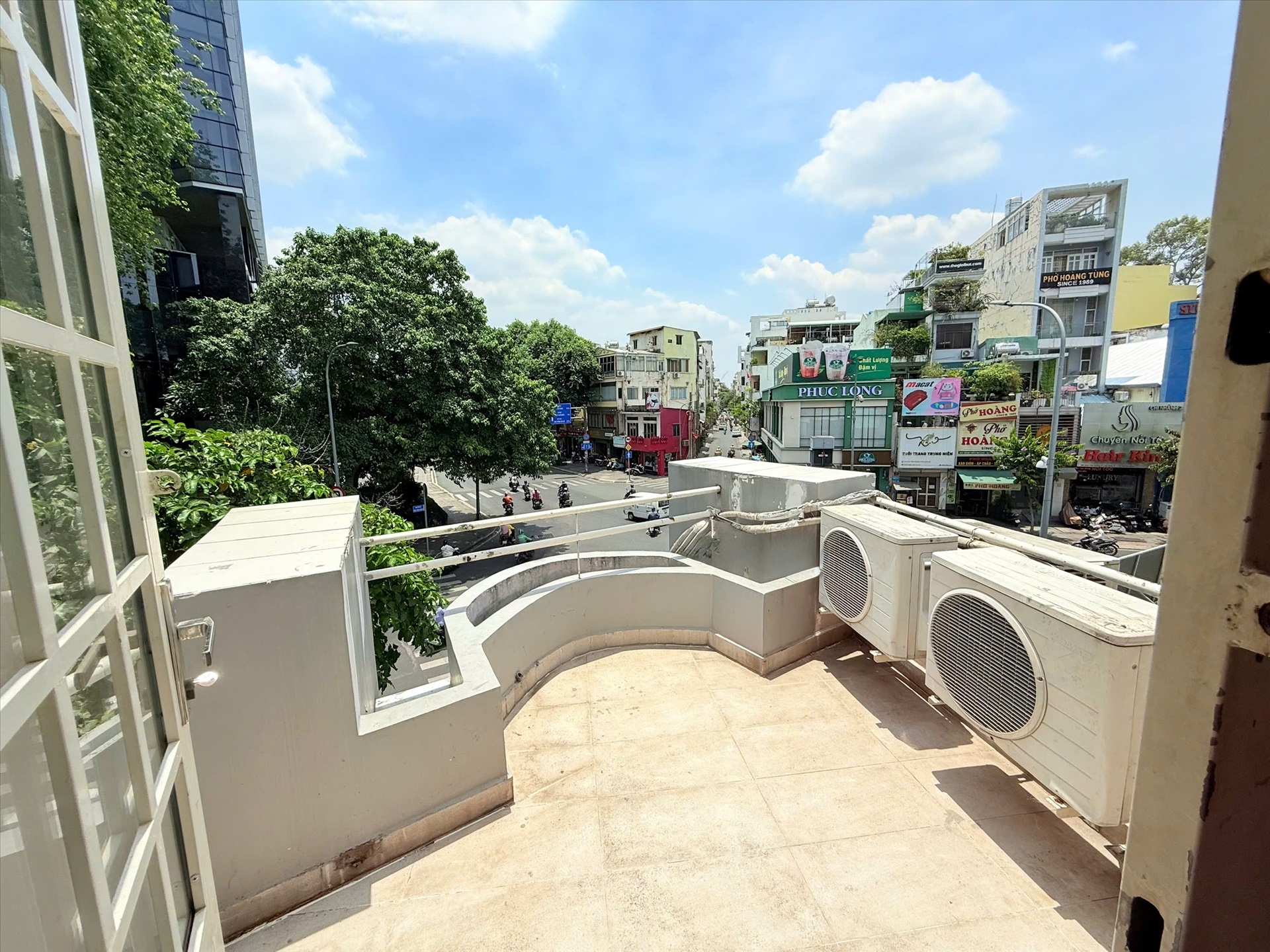 Phòng trọ Studio 25m2 tại MTG House Đinh Tiên Hoàng - Quận 1 - Ban công