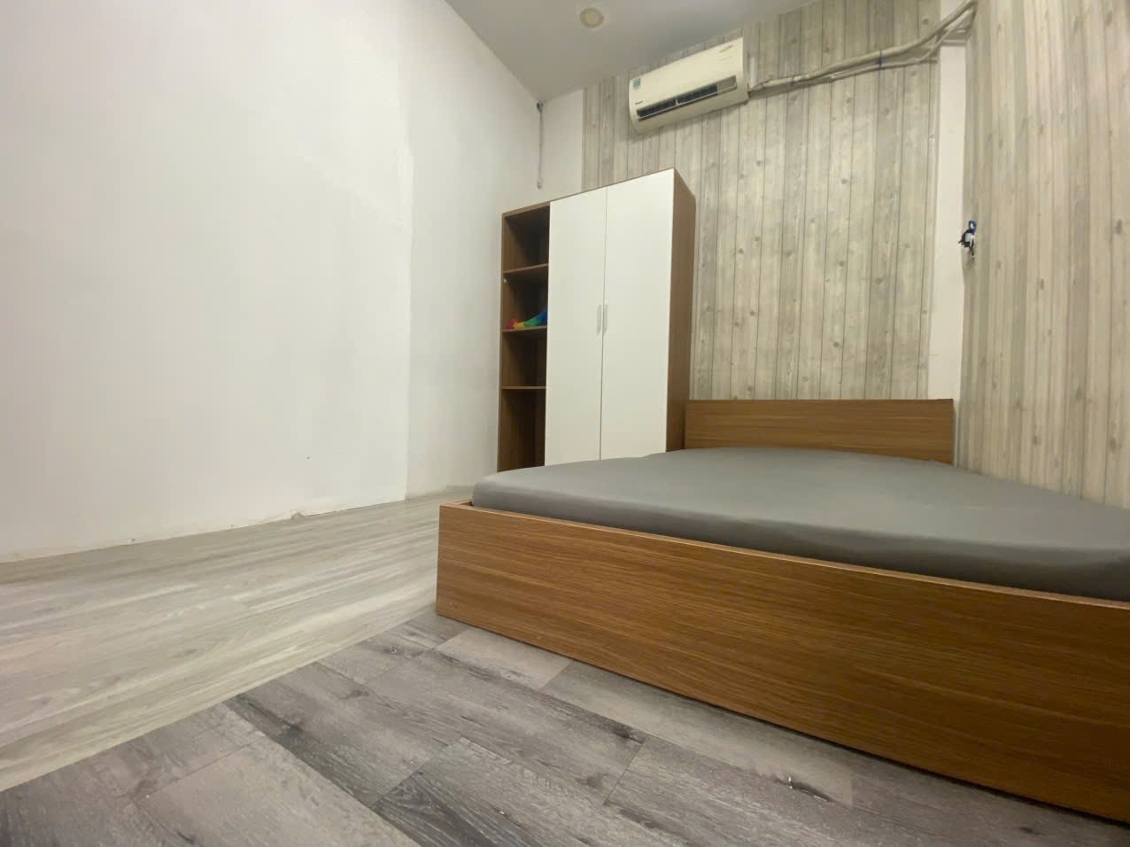 Phòng trọ Zenith Homes Bàu Cát 5 - Tân Bình - Phòng (*)