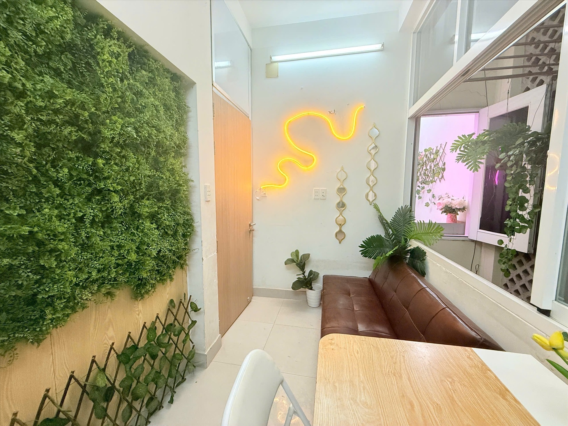 Phòng trọ NN Home Tôn Thất Thuyết - Quận 4 - Phòng (*)