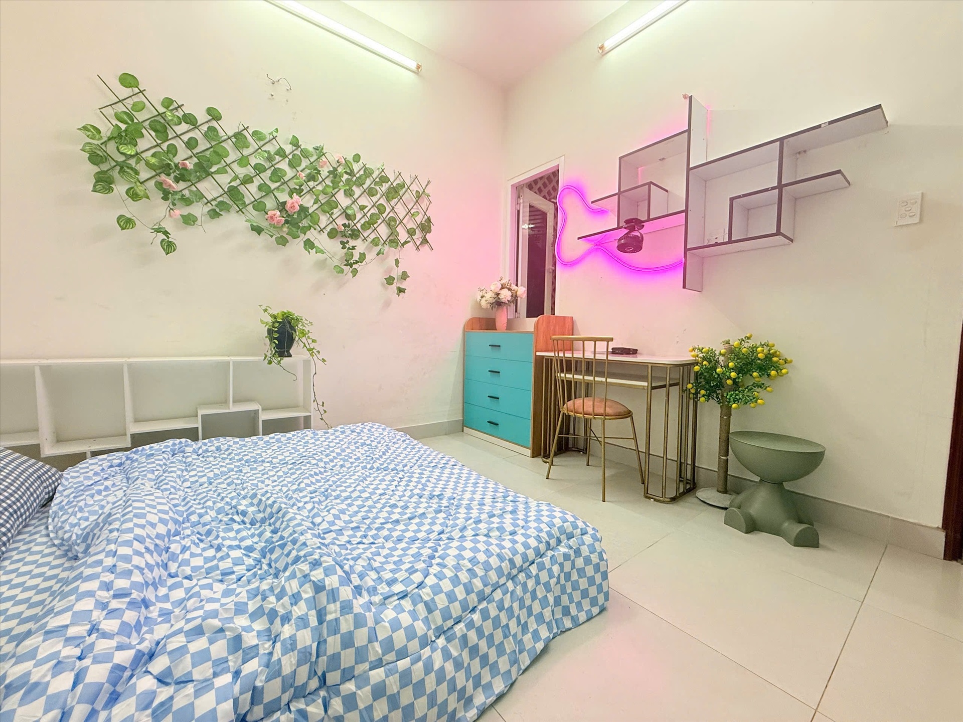 Phòng trọ NN Home Tôn Thất Thuyết - Quận 4 - Phòng (*)