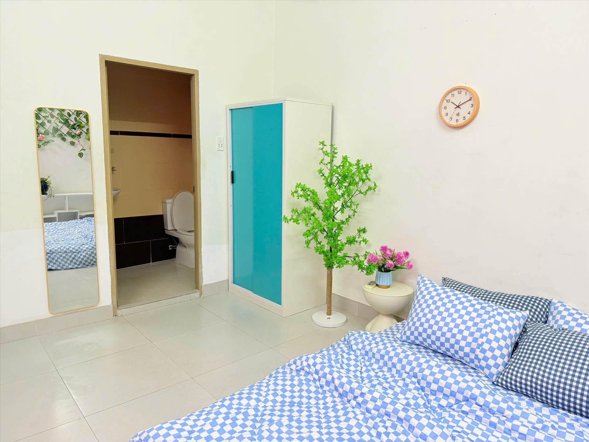 Phòng trọ NN Home Tôn Thất Thuyết - Quận 4 - Phòng (*)