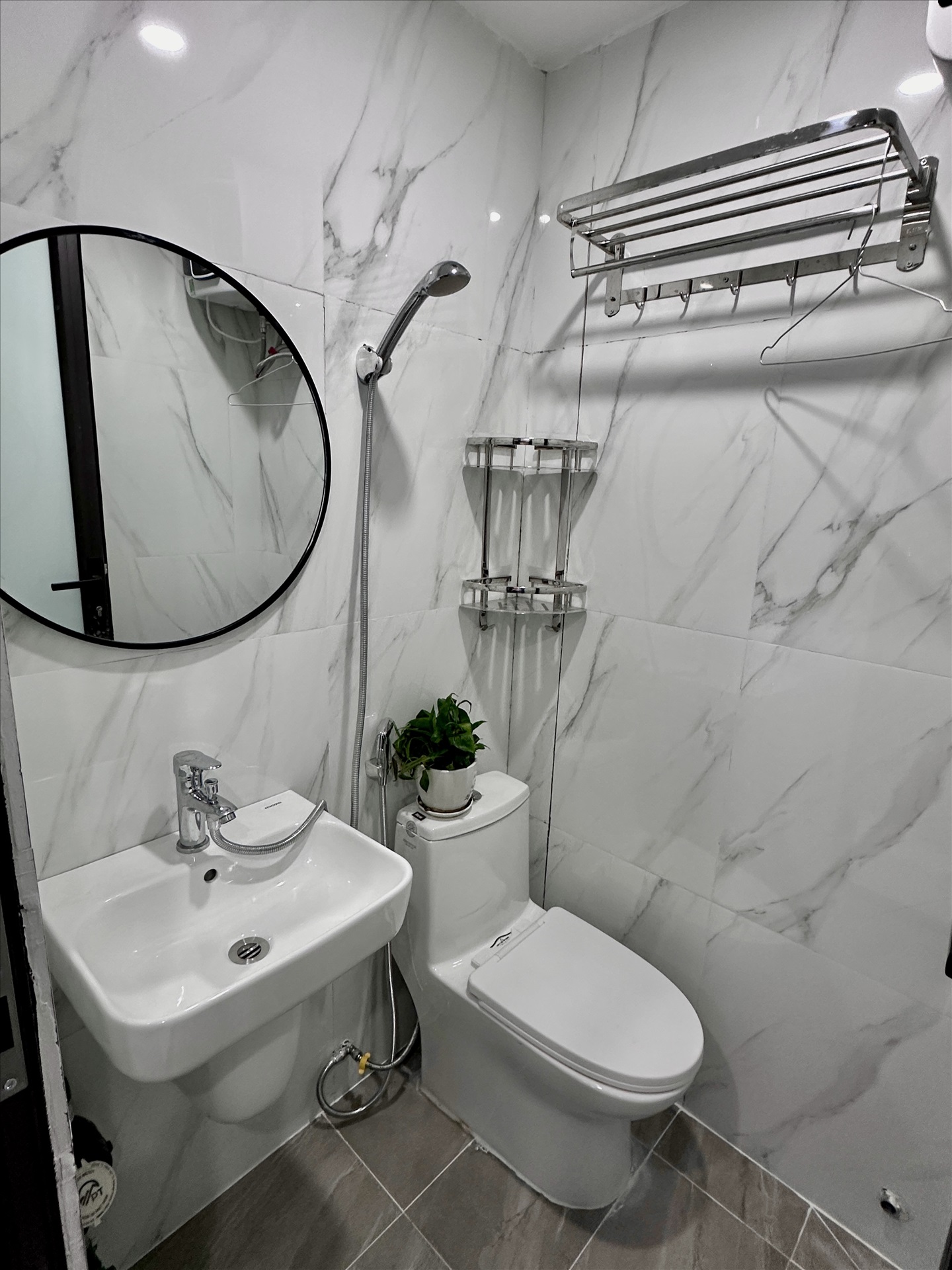 Phòng trọ Studio 25m2 tại Suha Home Xã Đàn - Đống Đa - Phòng tắm