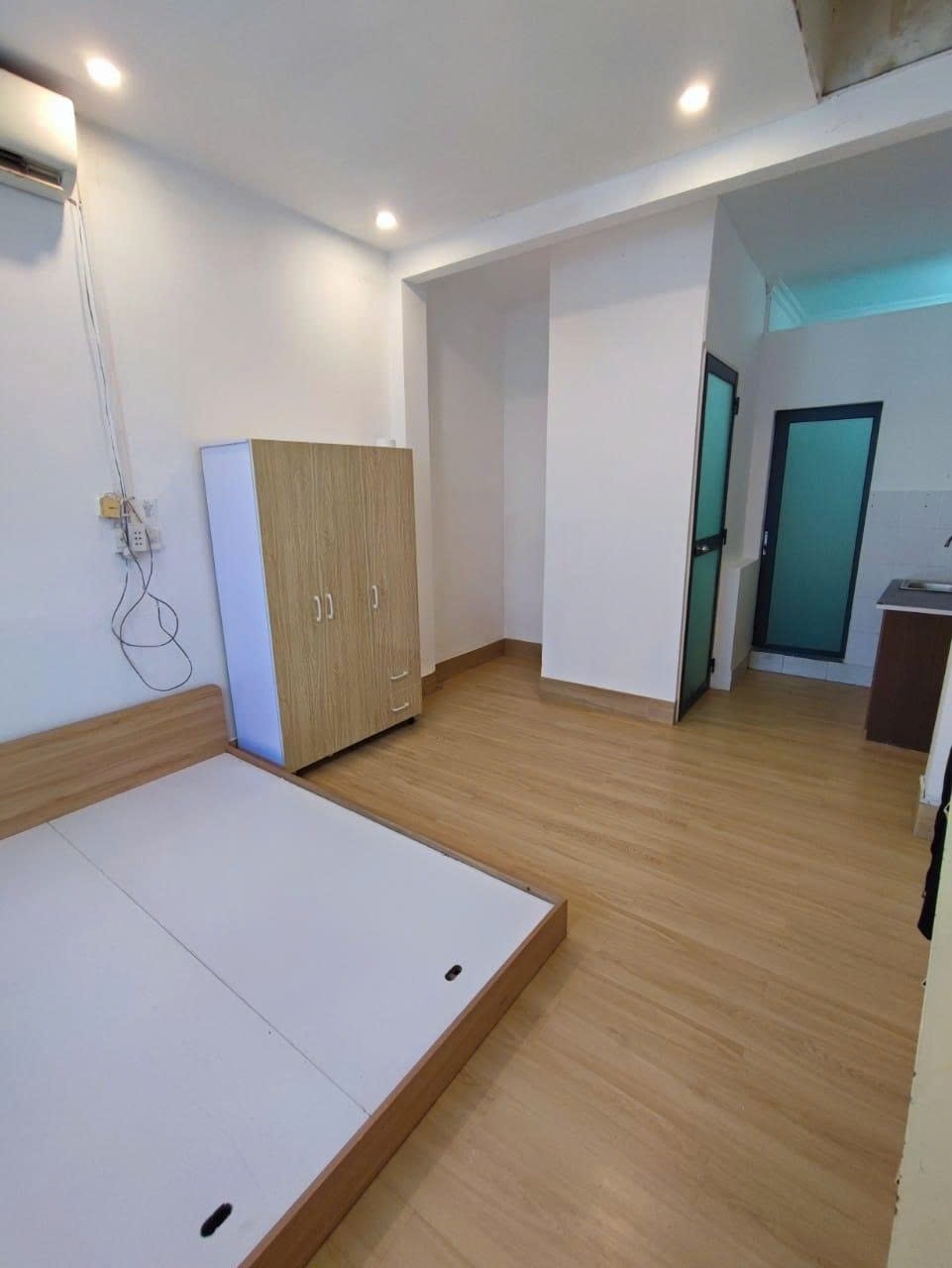 Phòng trọ Yoohome Trường Sa - Phú Nhuận - Phòng (*)