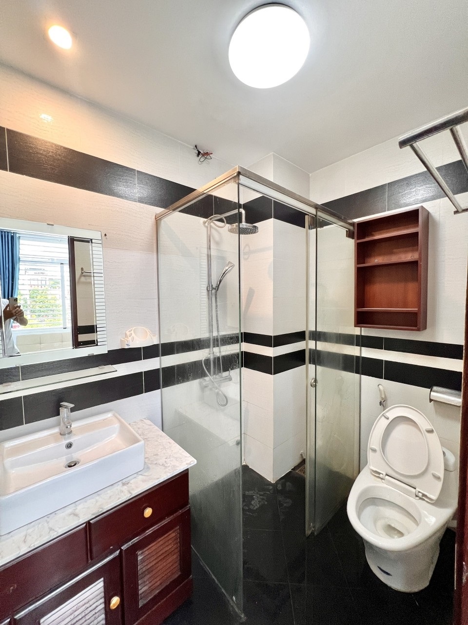 Phòng trọ Studio 25m2 tại AT Home Phạm Văn Hai - Tân Bình - Phòng tắm
