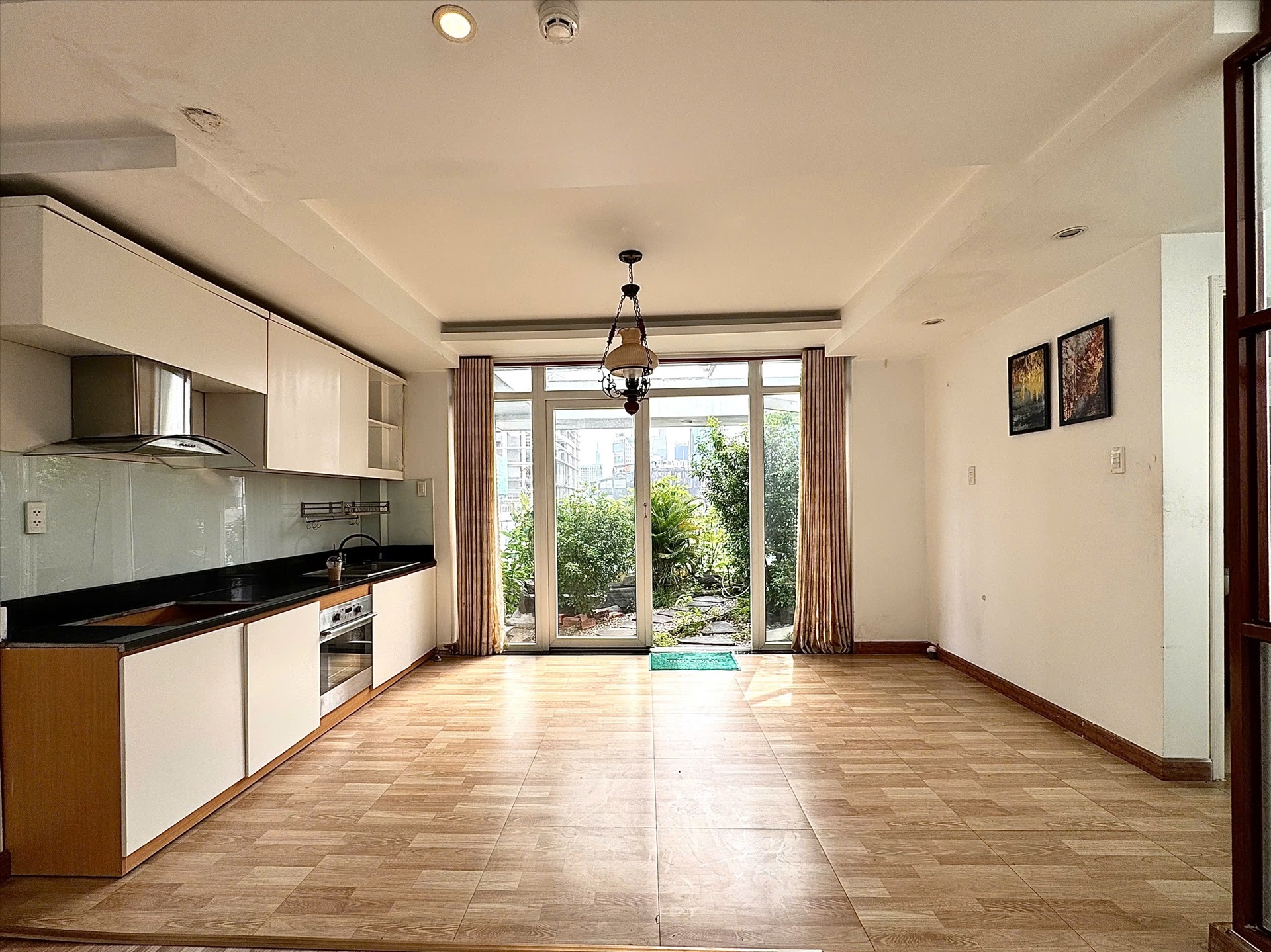 Phòng trọ 1 Phòng ngủ 60m2 tại CH House Ký Con - Quận 1 - Phòng khách