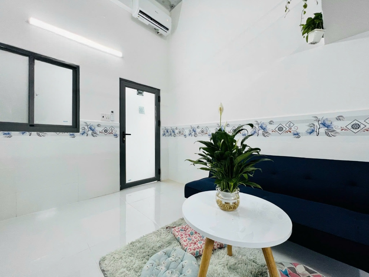 Phòng trọ Duplex 25m2 tại DP Room Hương Lộ 2 - Bình Tân  - Phòng khách