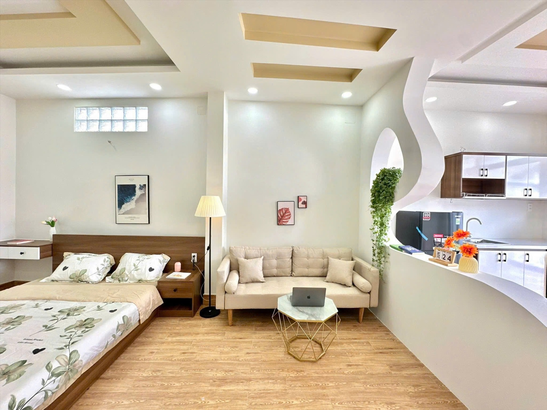 Phòng trọ 1 Phòng ngủ 45m2 tại TT House Lạc Long Quân - Tân Bình - Phòng khách