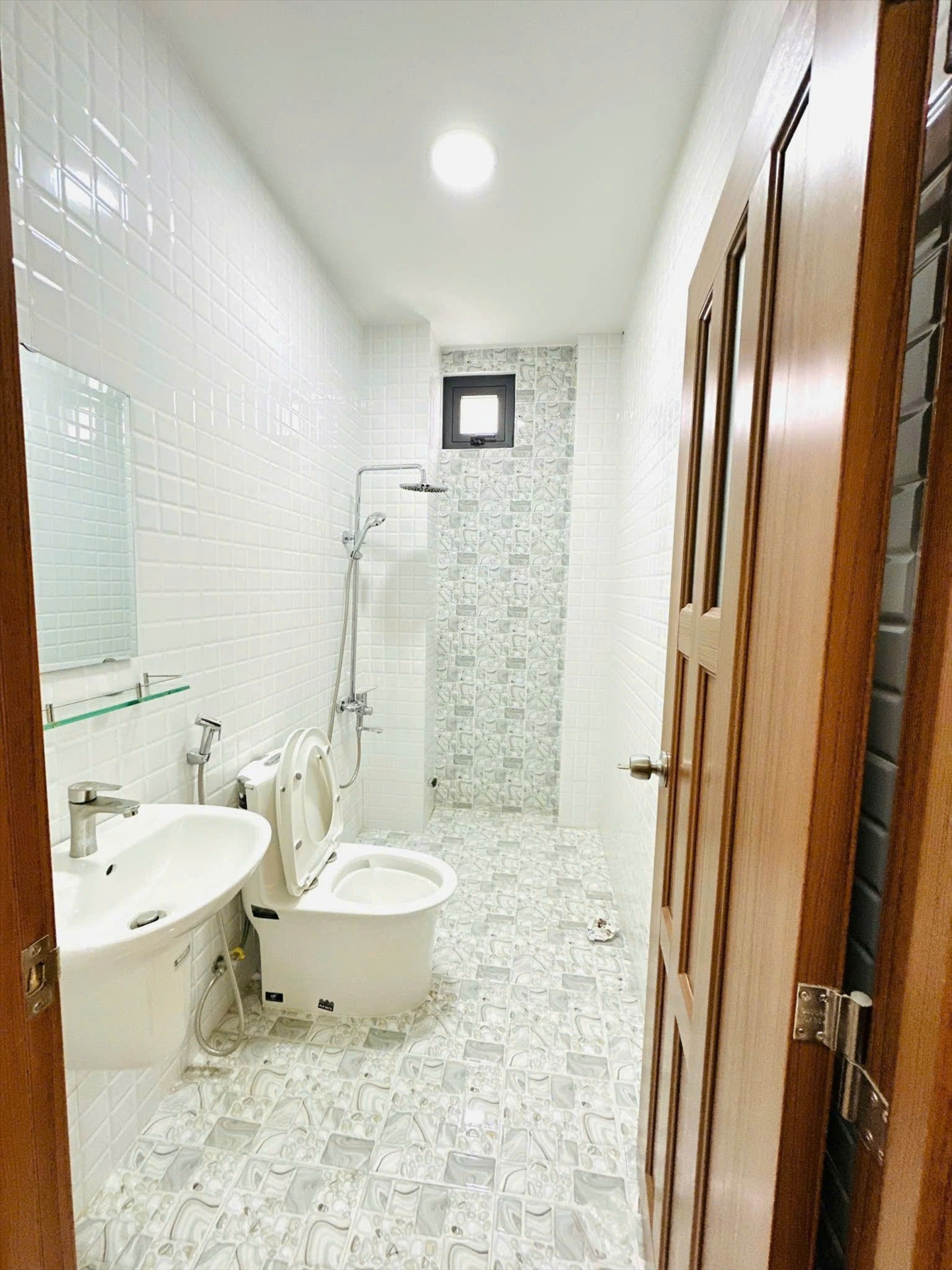 Phòng trọ 1 Phòng ngủ 45m2 tại TT House Lạc Long Quân - Tân Bình - Phòng tắm