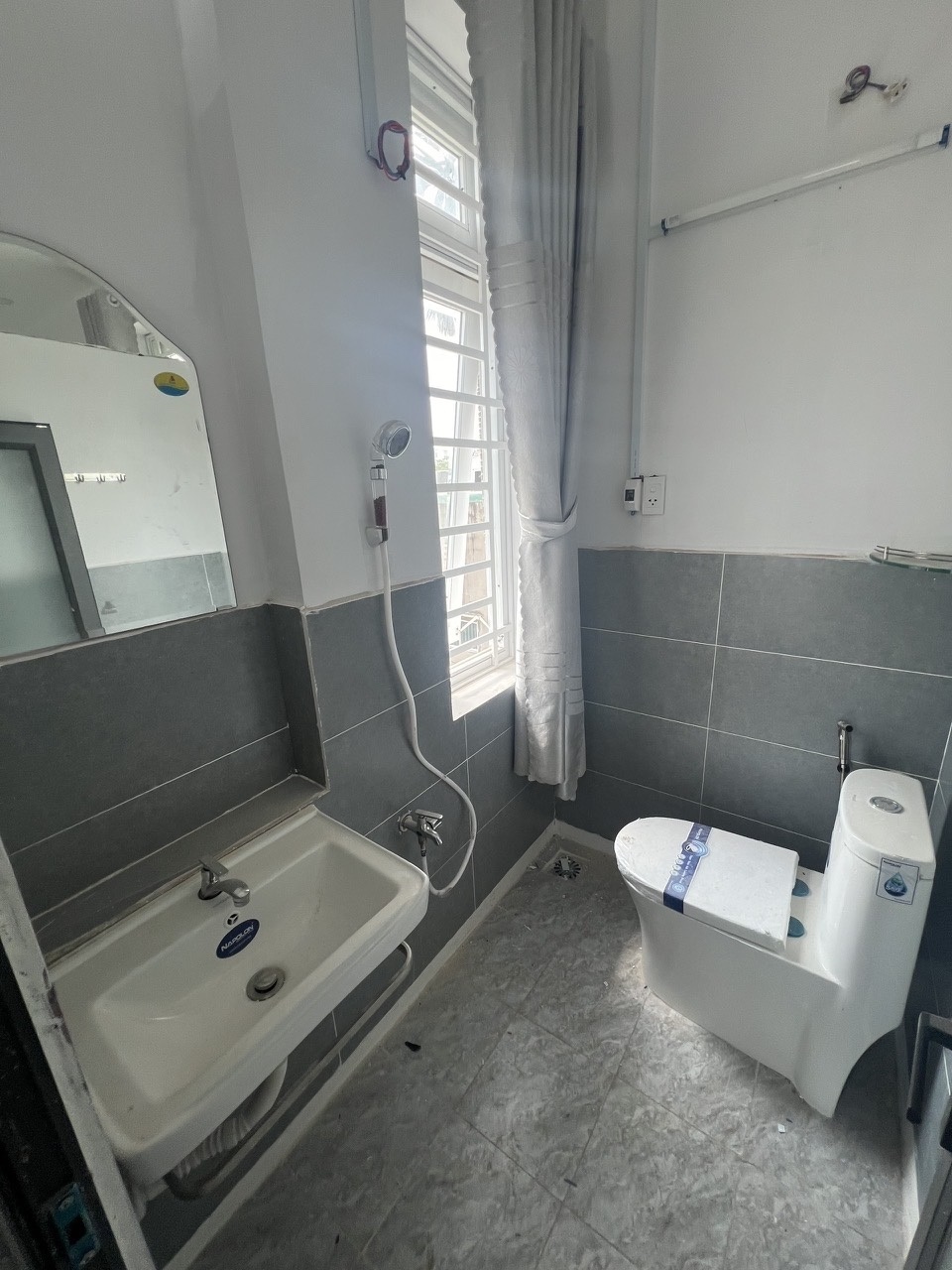 Phòng trọ Studio 18m2 tại BT House Thạnh Lộc 29 - Quận 12 - Phòng tắm