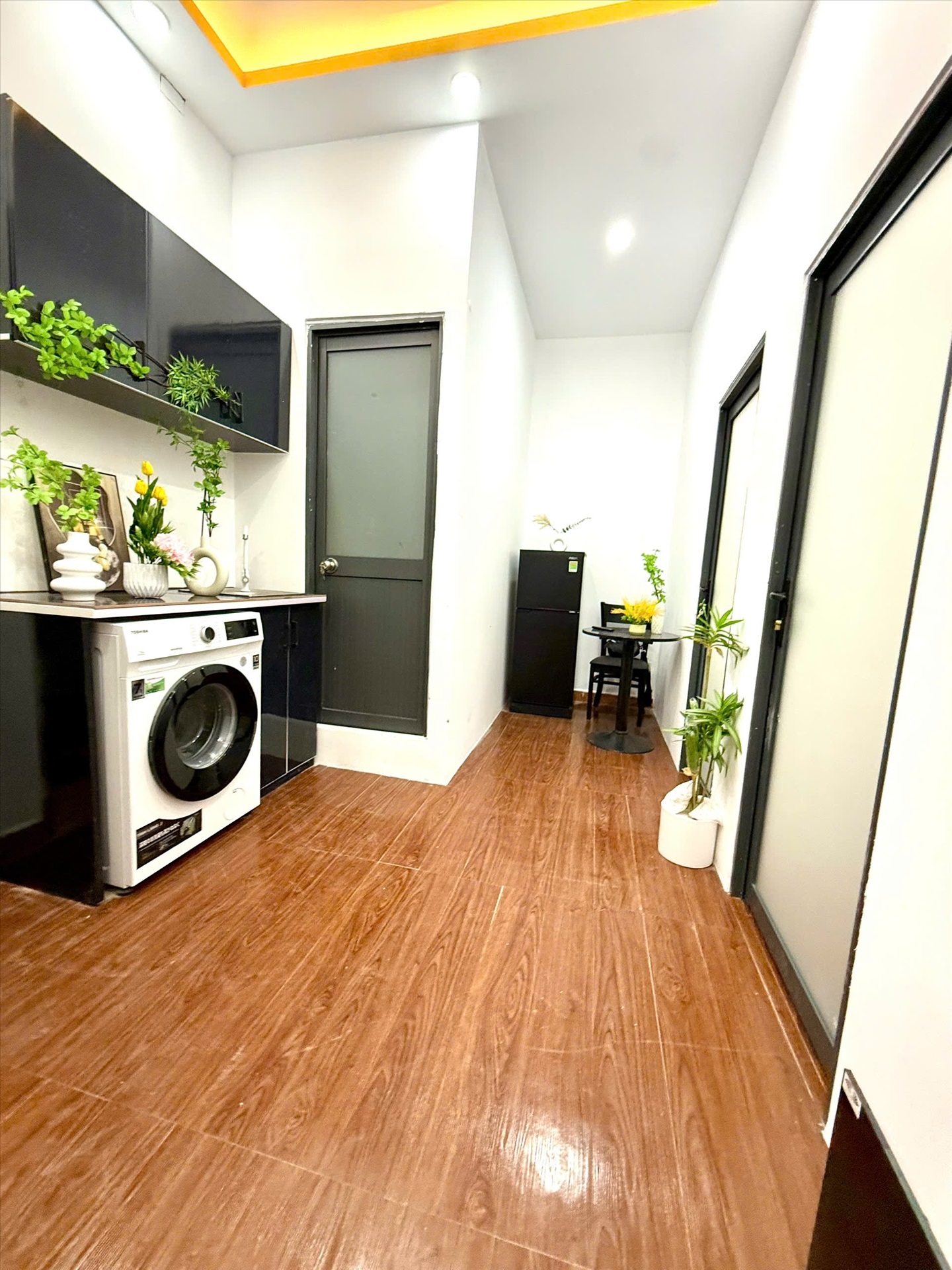 Phòng trọ 2 Phòng ngủ 60m2 tại LA Home Chử Đồng Tử - Tân Bình - Phòng khách